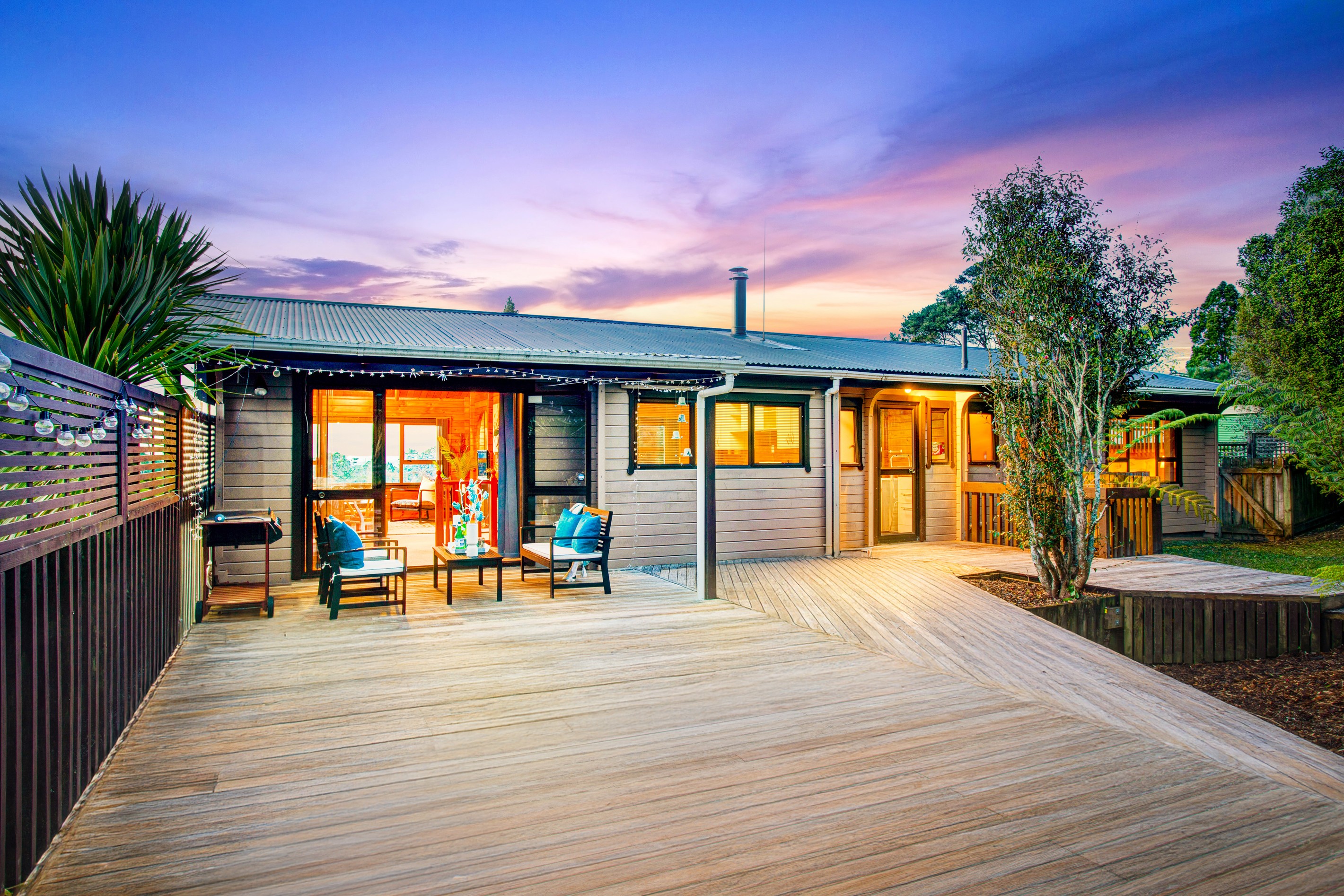 98 Daffodil Street, Titirangi, Waitakere City