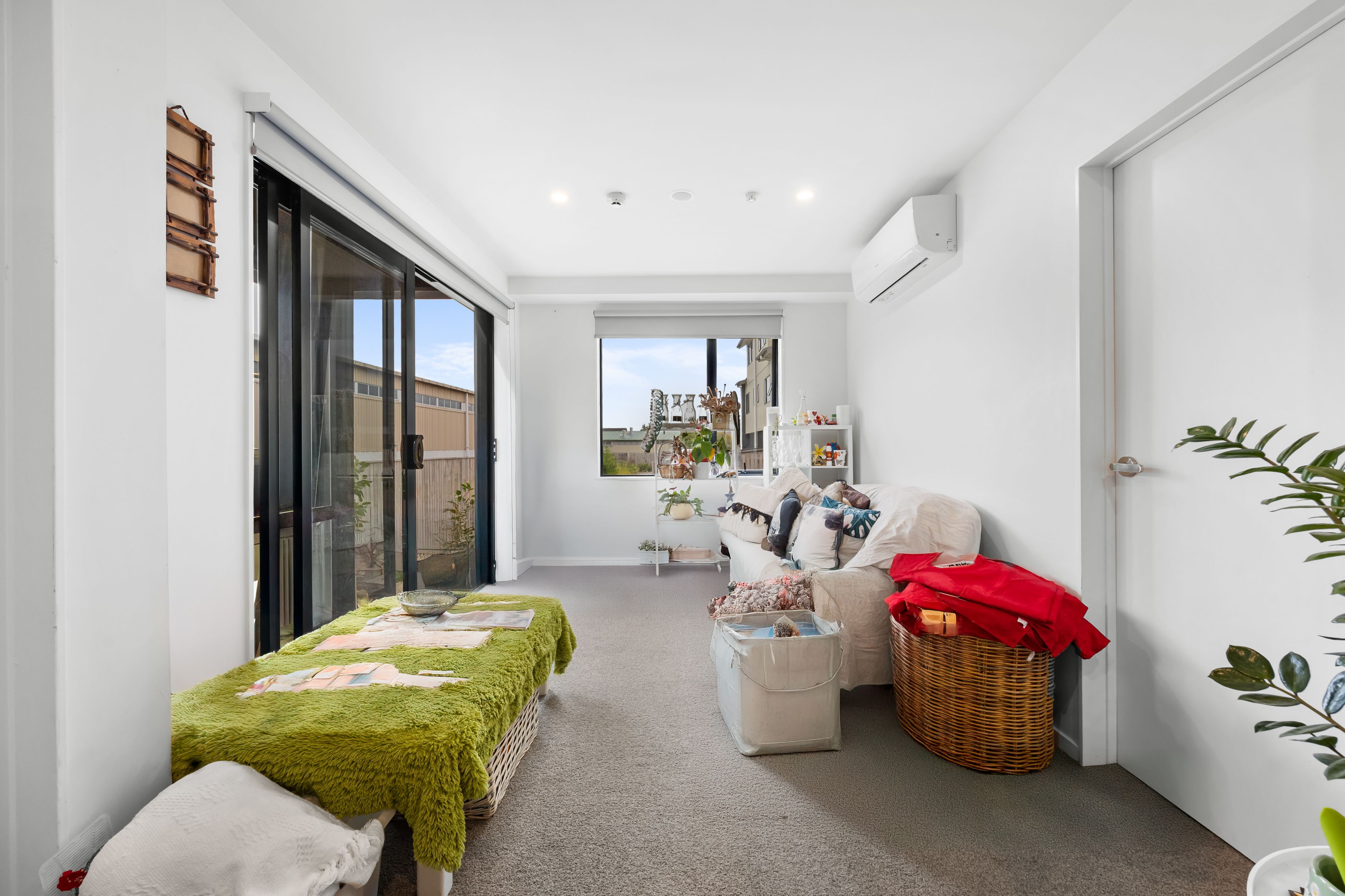 G02/28C Eileen Newey Place, Henderson, Waitakere City