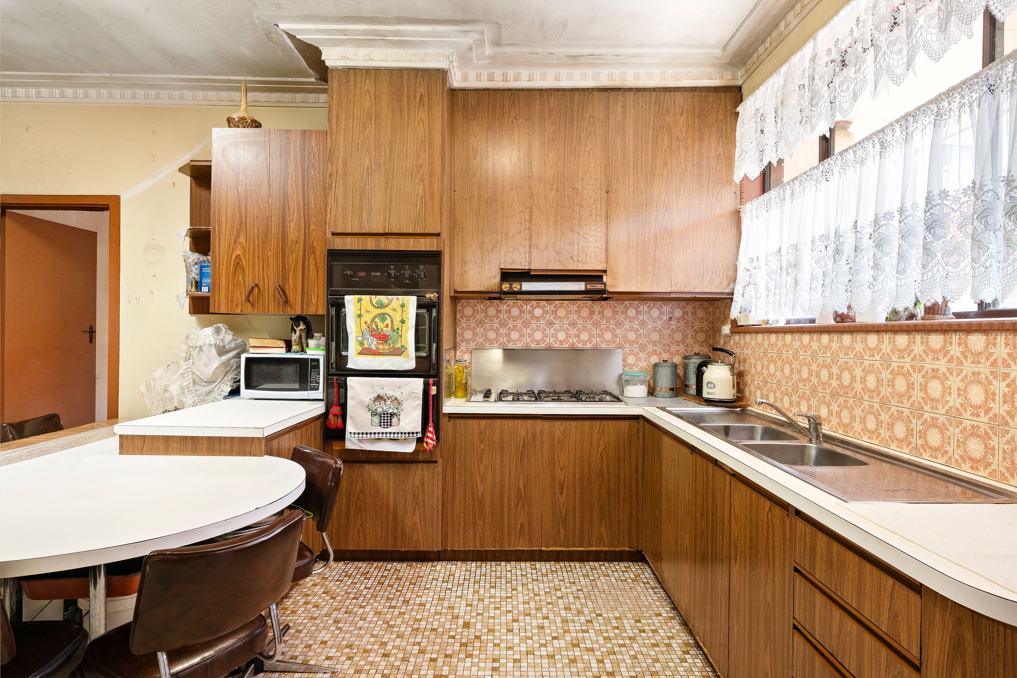 18 Ida Street — photo 8 of 16