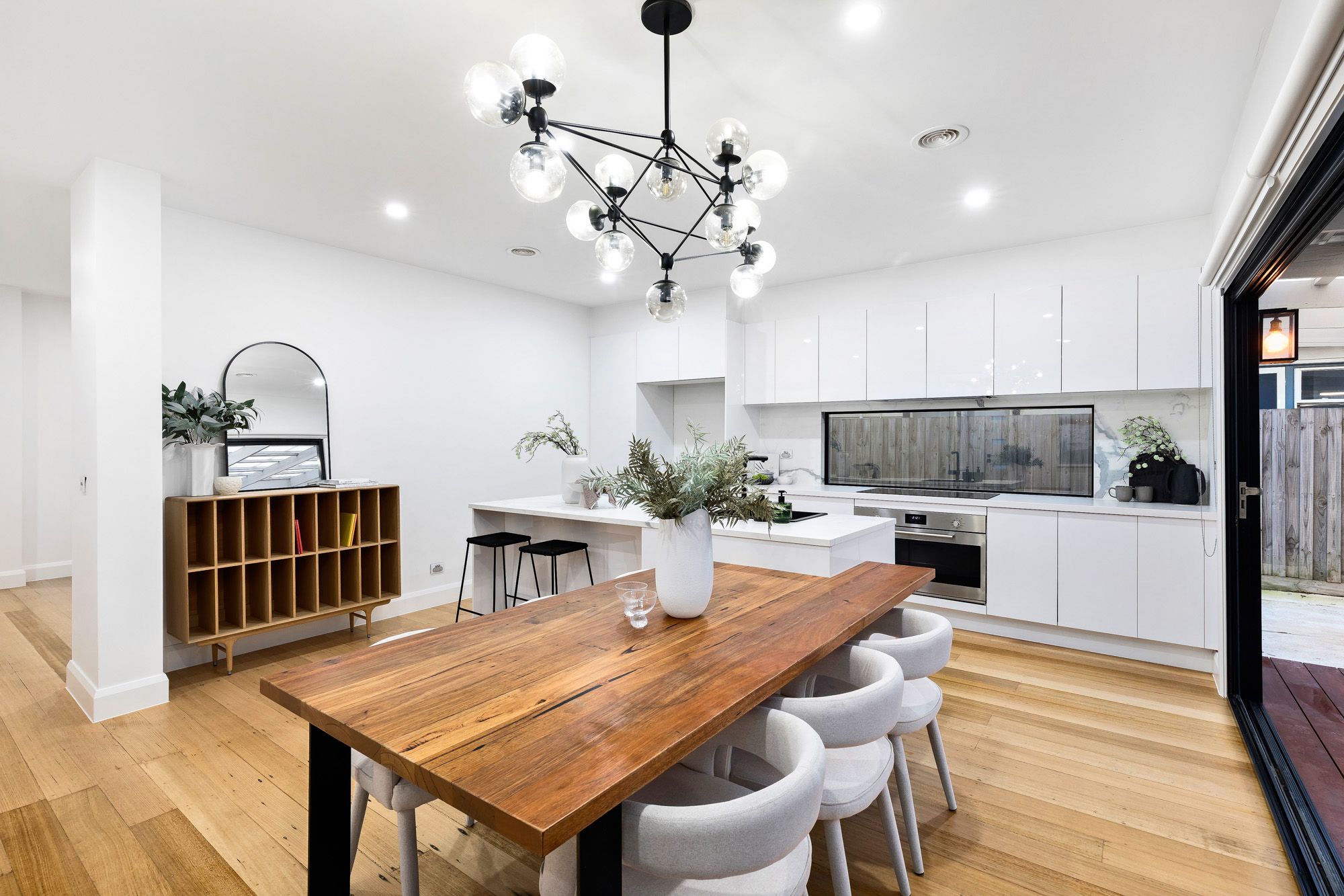 16 Halsbury Street — photo 4 of 18