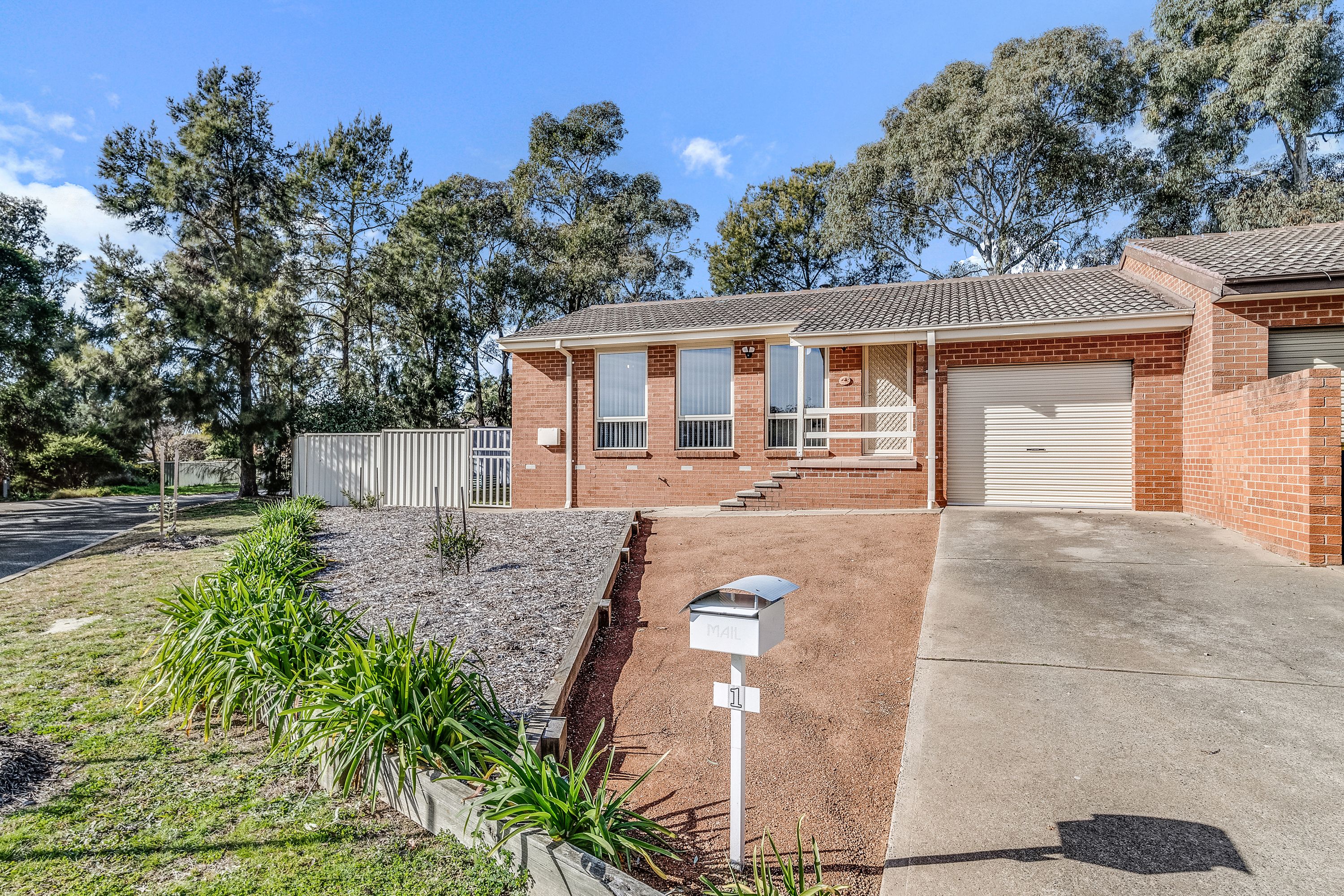1 Burdon Place, Holt, ACT 2615