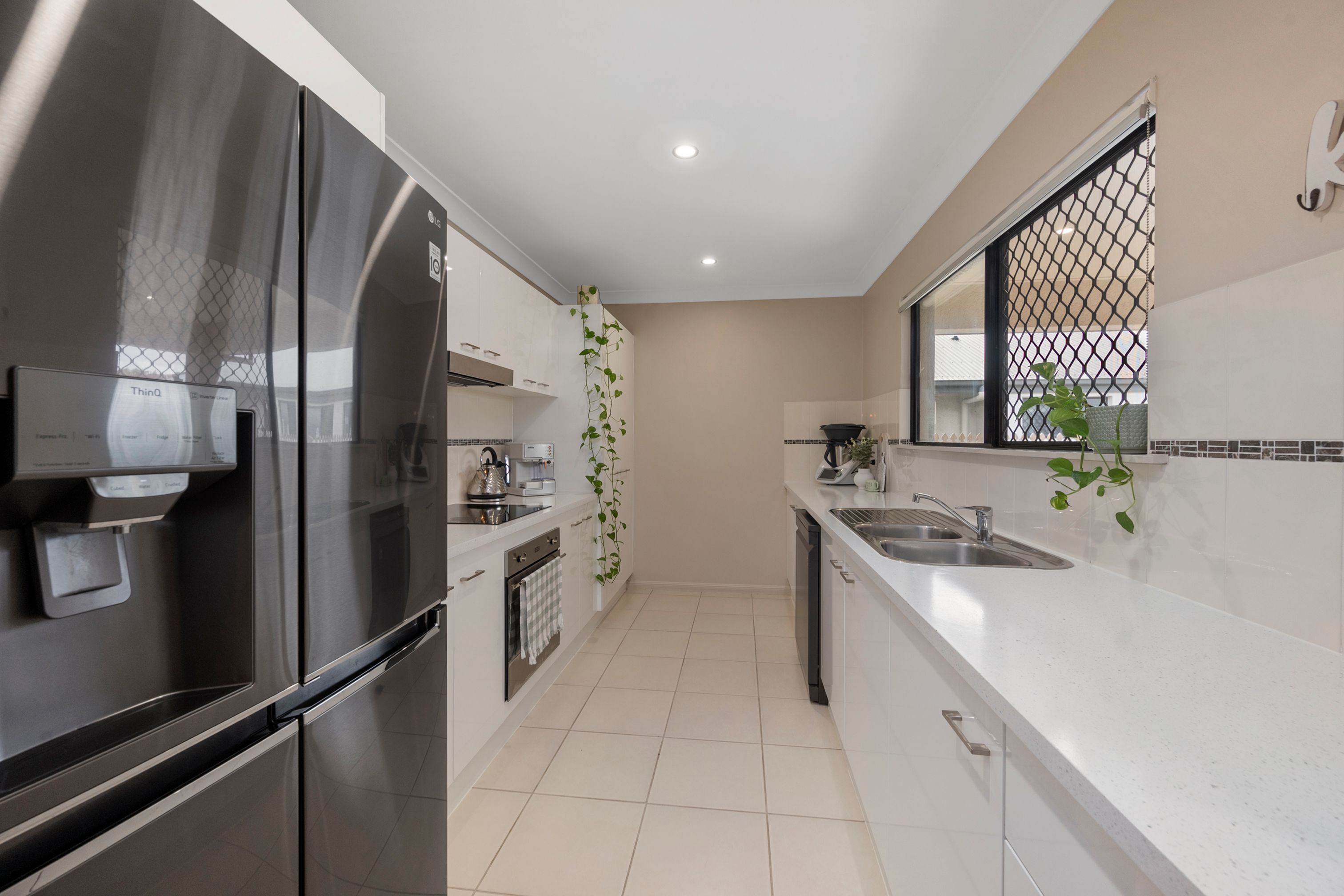 8 Carholm Court — photo 3 of 10