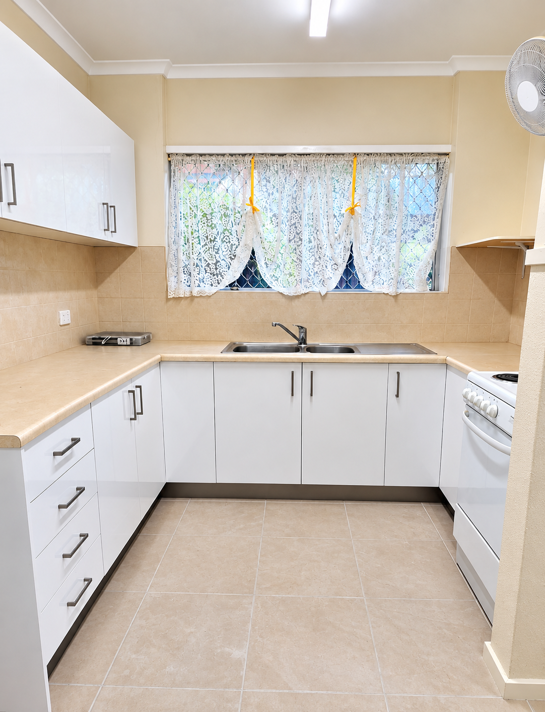 2/96 The Strand, North Ward, QLD 4810
