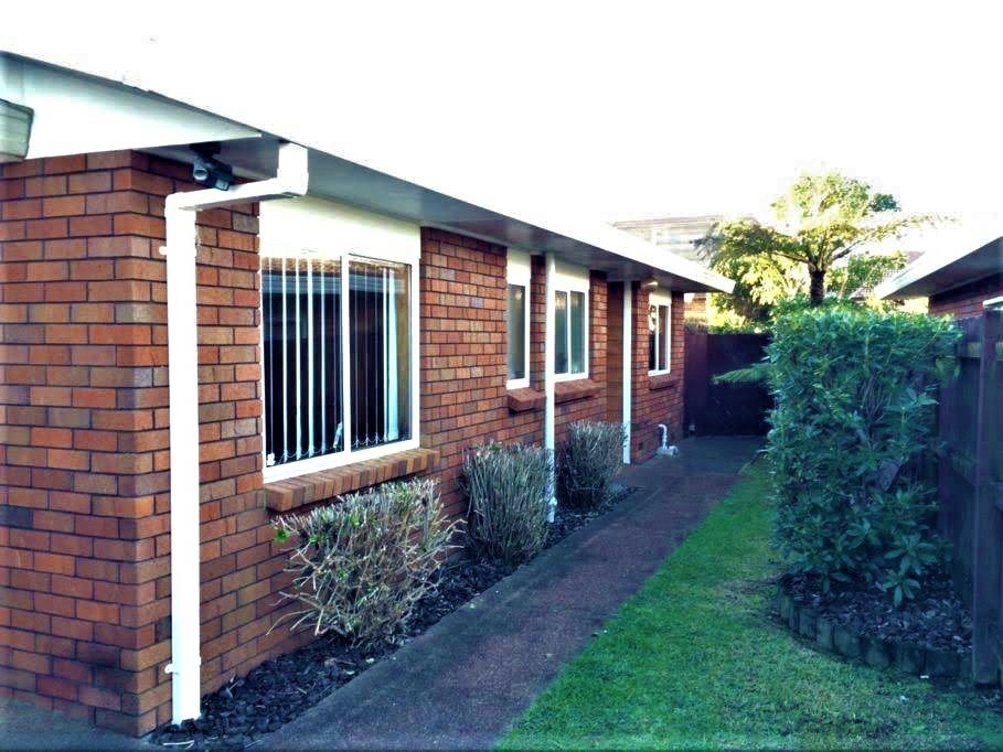 2/21 KOOKABURRA Place, Botany Downs, Manukau City