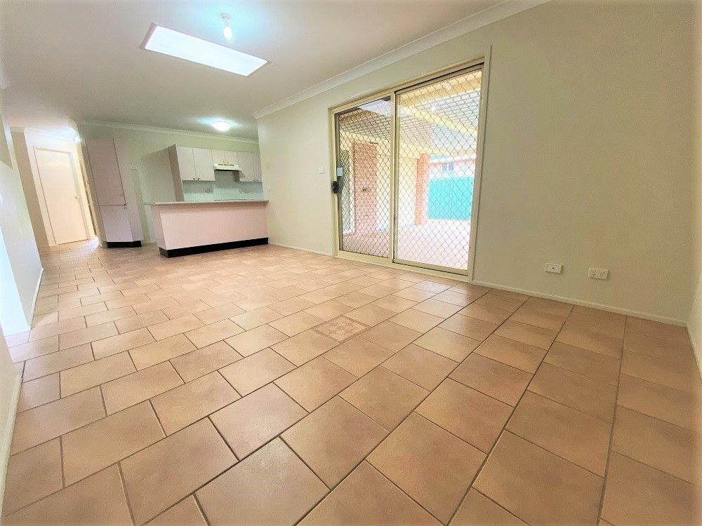 14 Spence Place, St Helens Park, NSW 2560