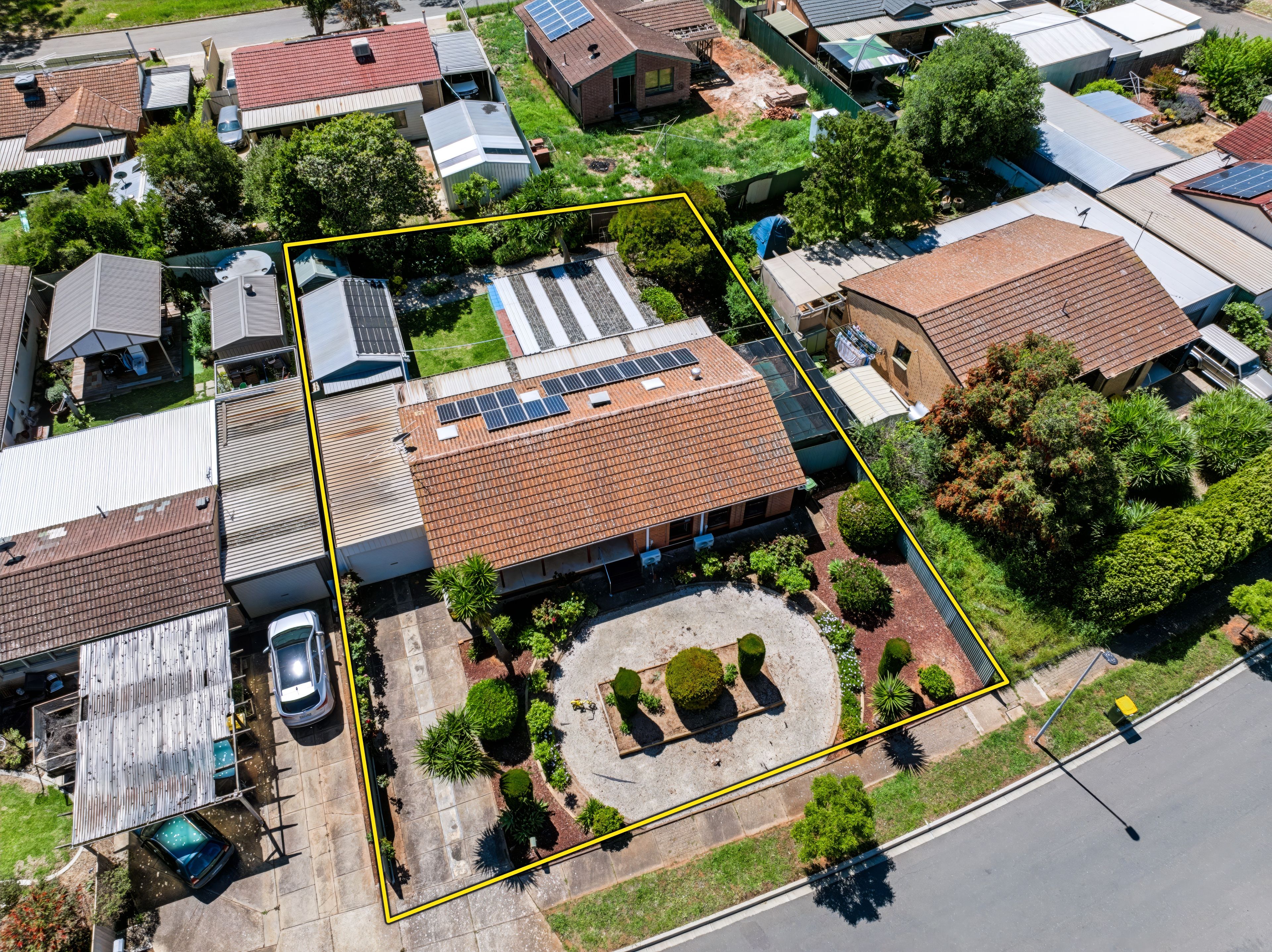 25 Cavenagh Street — photo 15 of 18