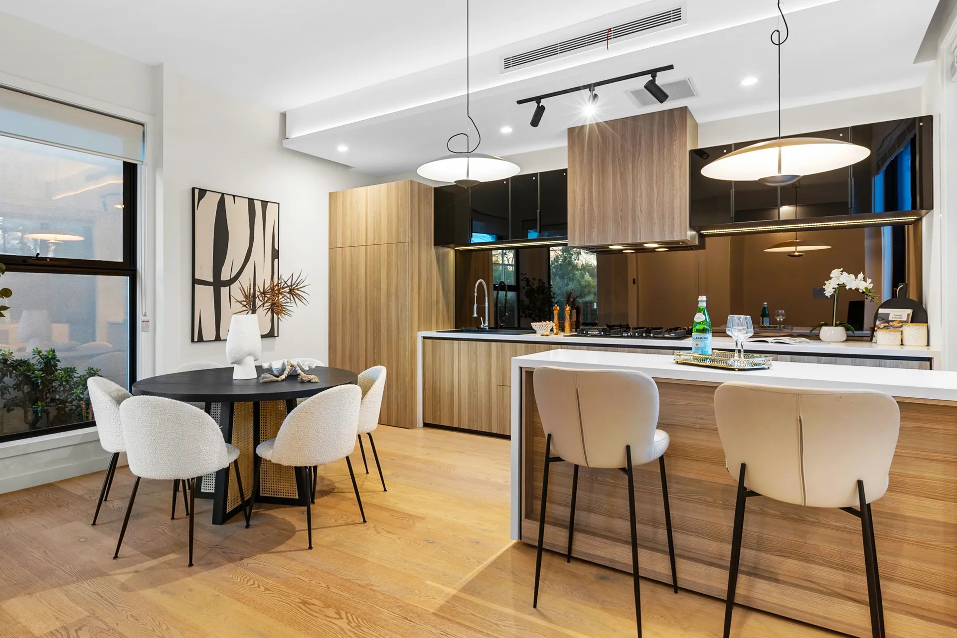 2/577 Waverley Road, Glen Waverley, VIC 3150