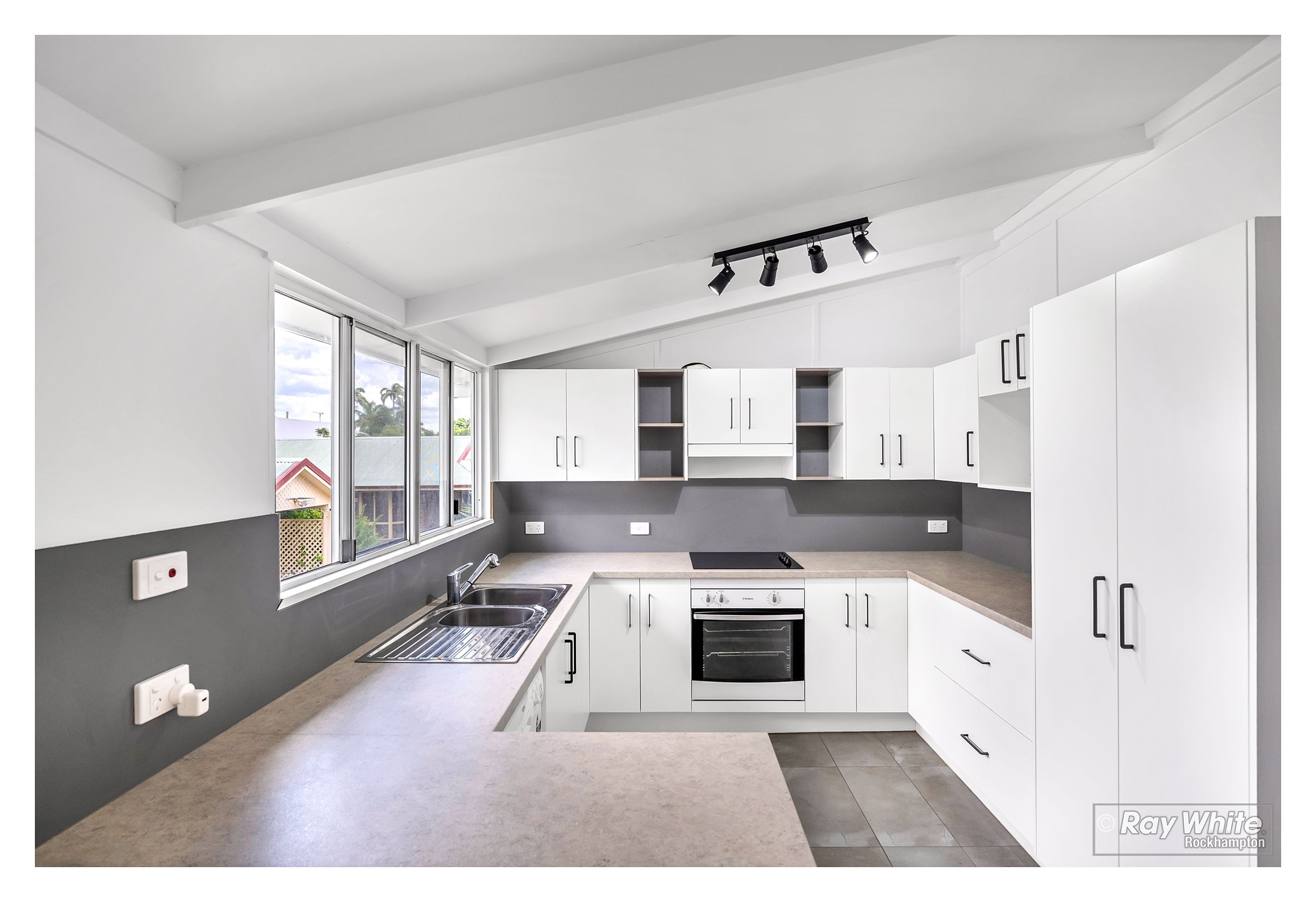 13 Oxford Street, Allenstown QLD 4700