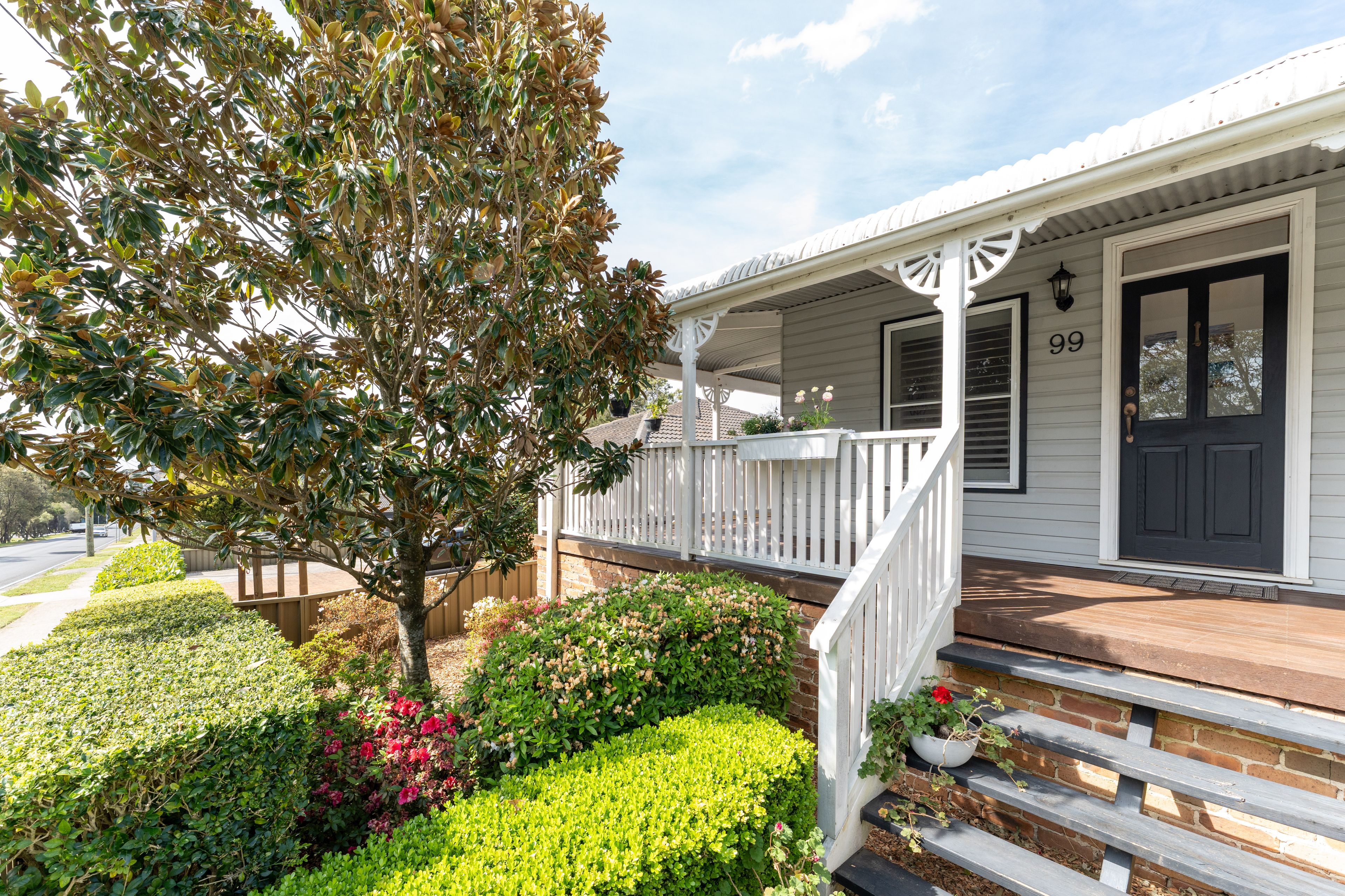 99 Walker Street, Helensburgh, NSW 2508