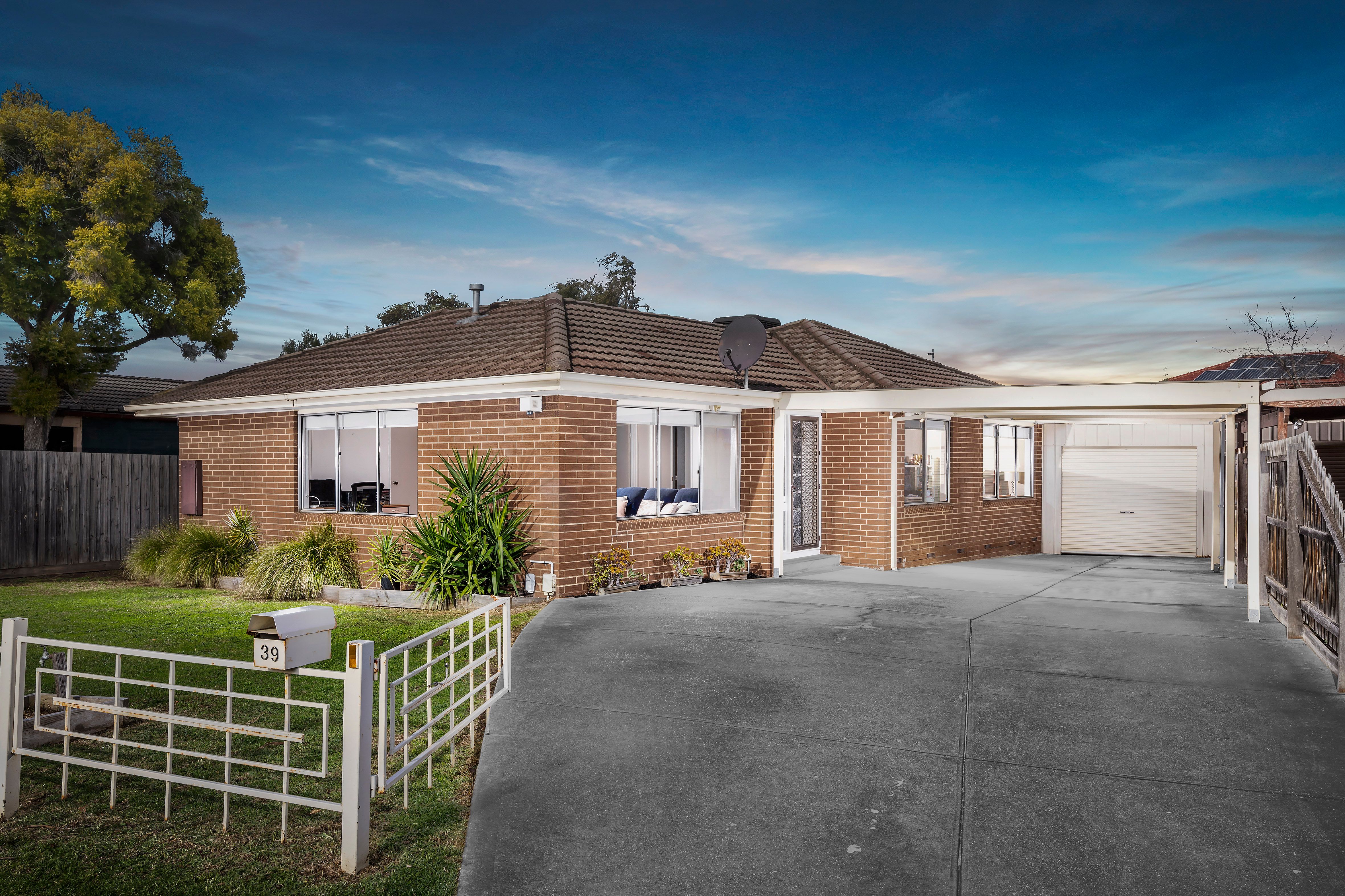 39 Konrads Crescent, Mill Park VIC 3082