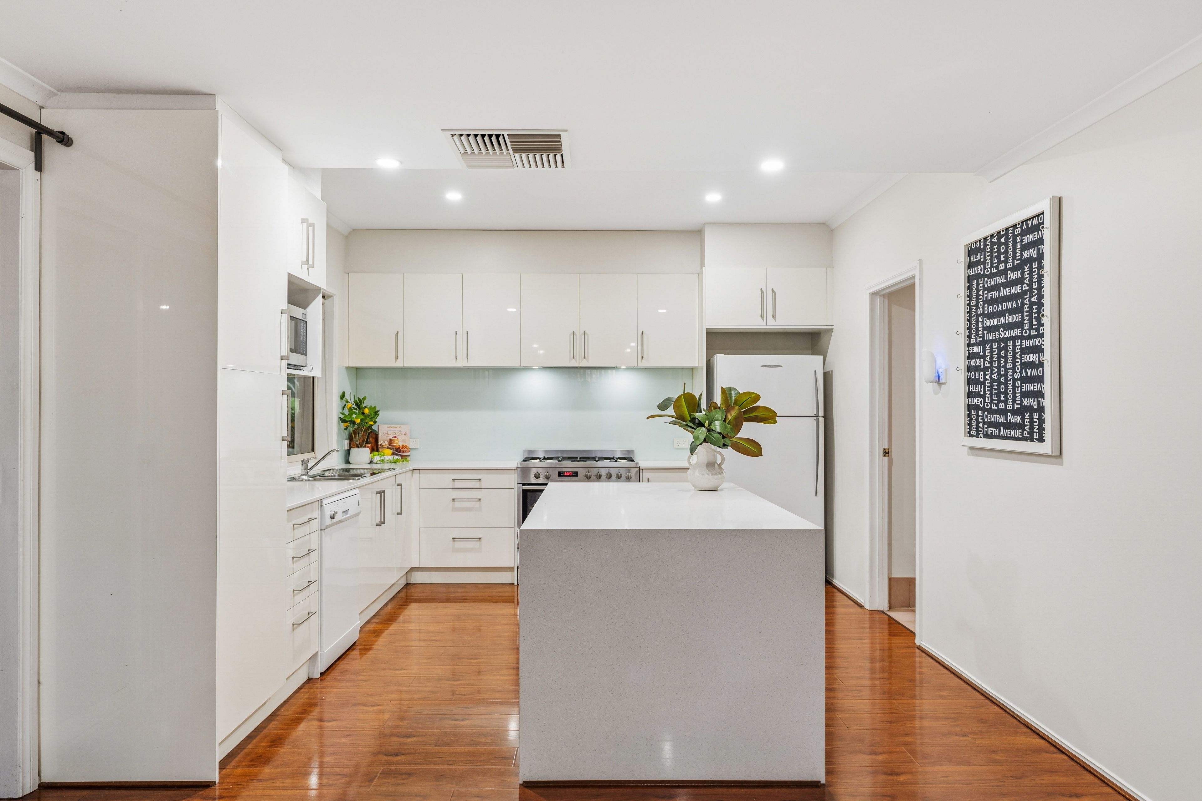 6 Allawah Avenue — photo 4 of 30