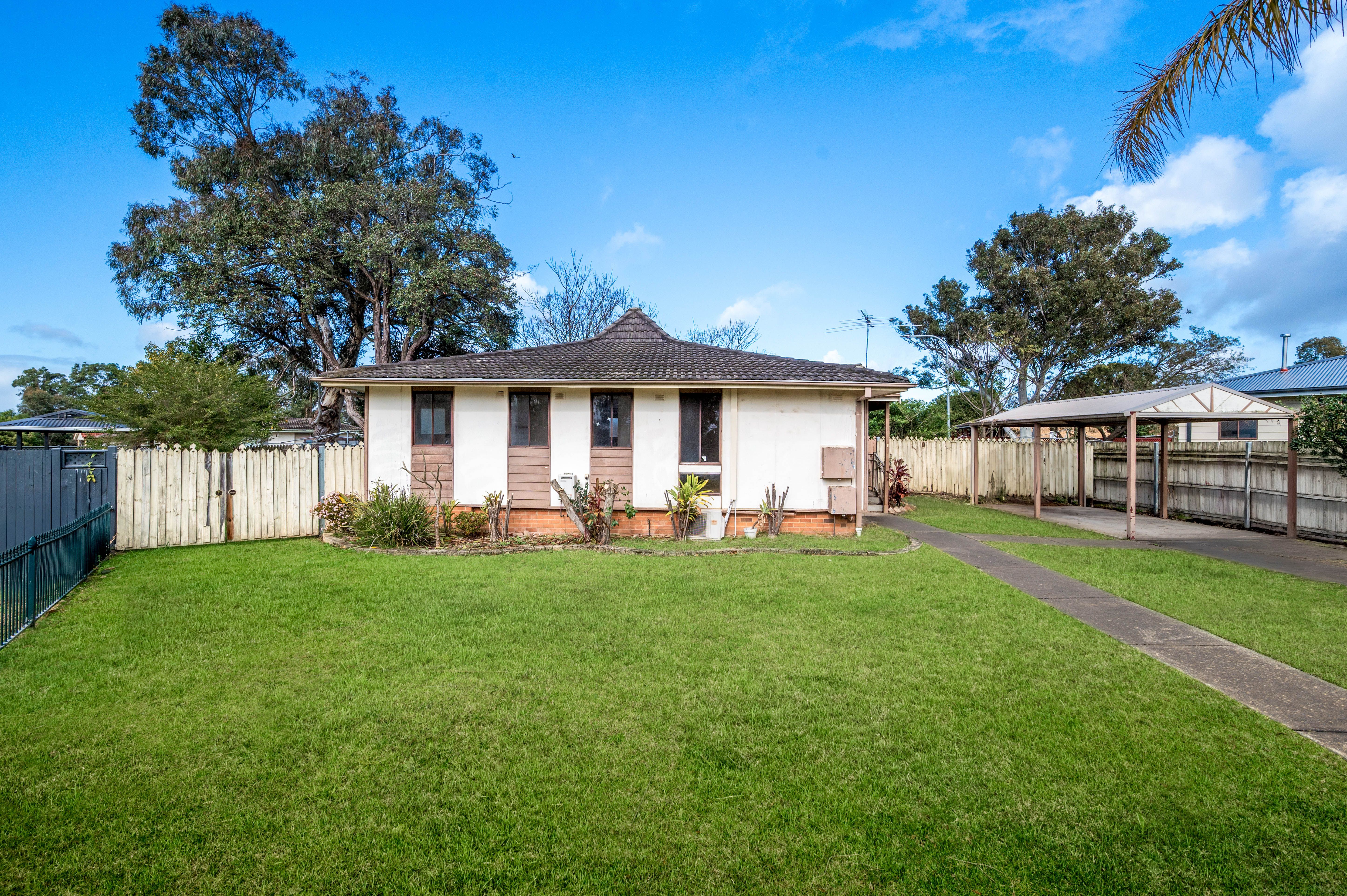 11 Atkinson Place, Airds NSW 2560