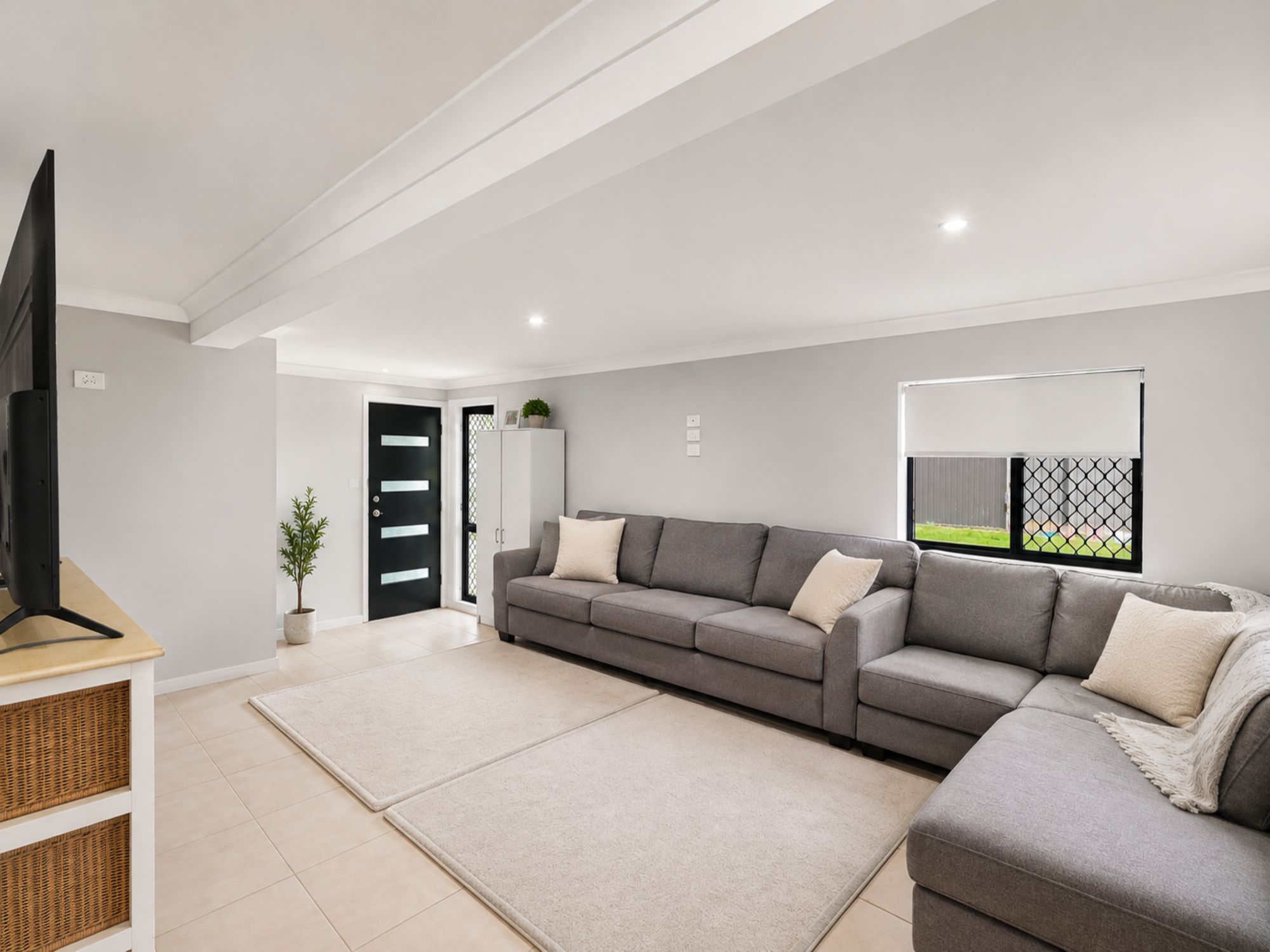 57 Macarthur Crescent — photo 15 of 24