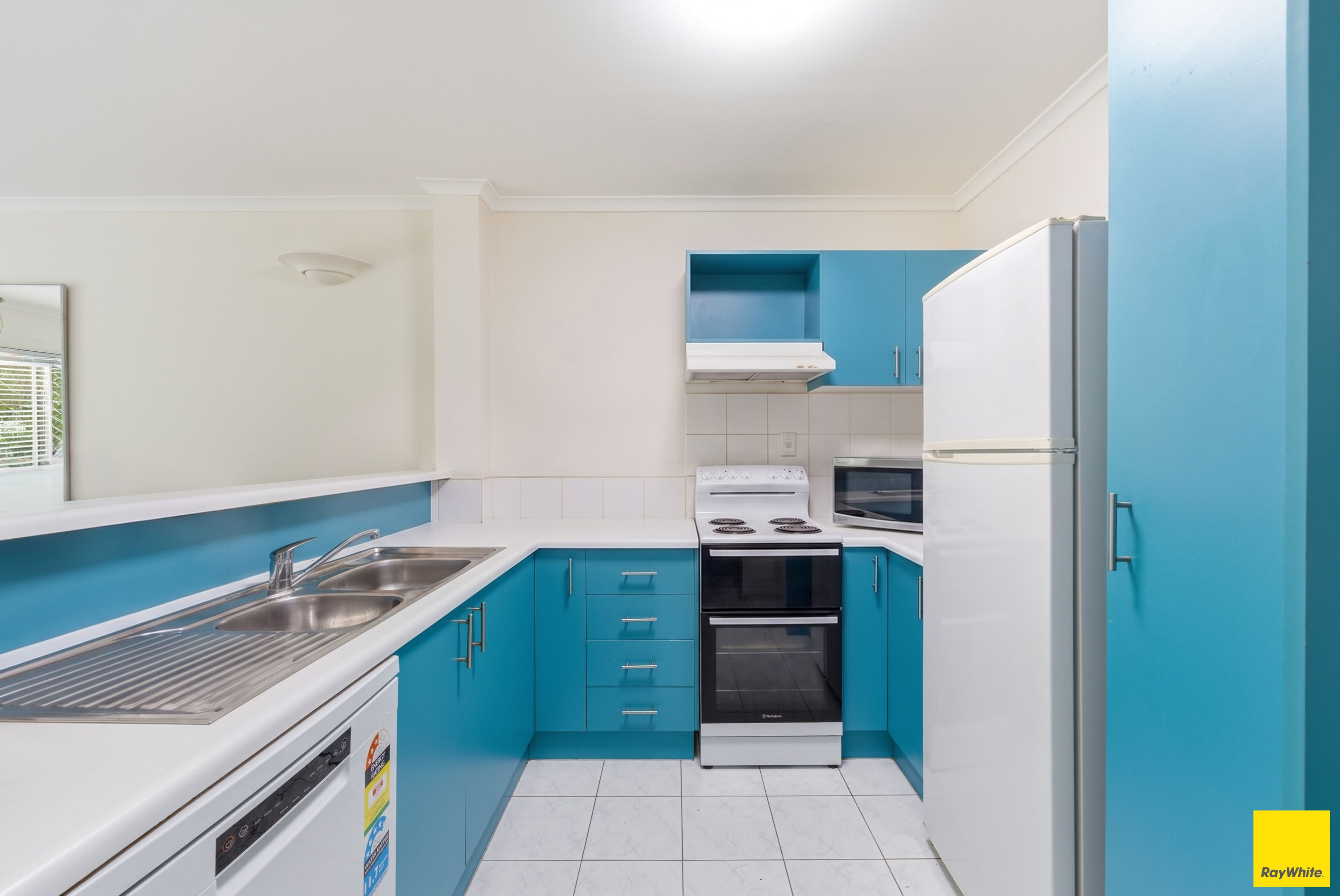 19/1-19 Poinciana Street — photo 3 of 14