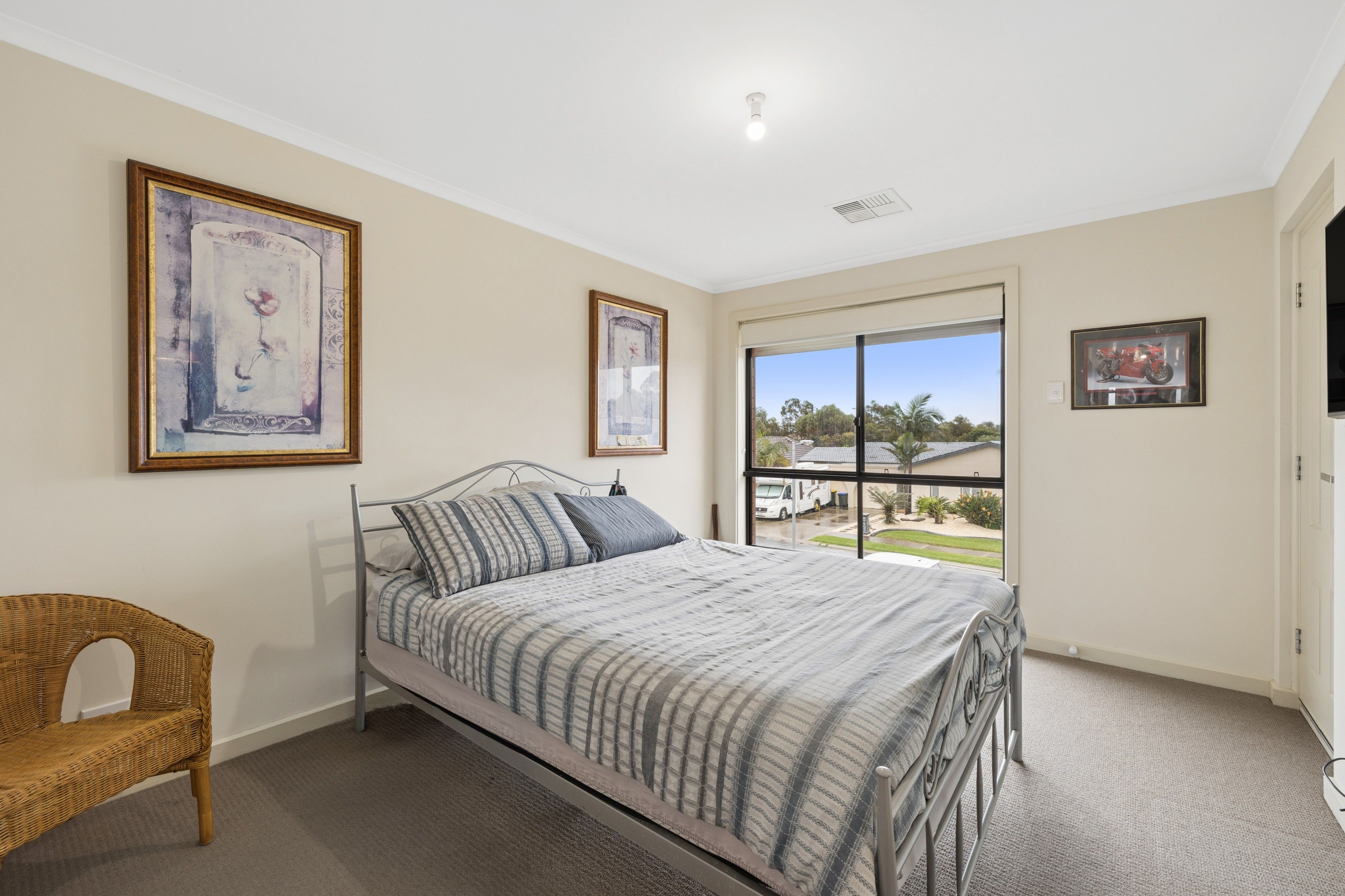 14 Heysen Crescent — photo 18 of 23