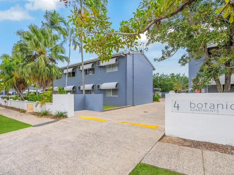 9/4 Chester Court, Manunda, QLD 4870