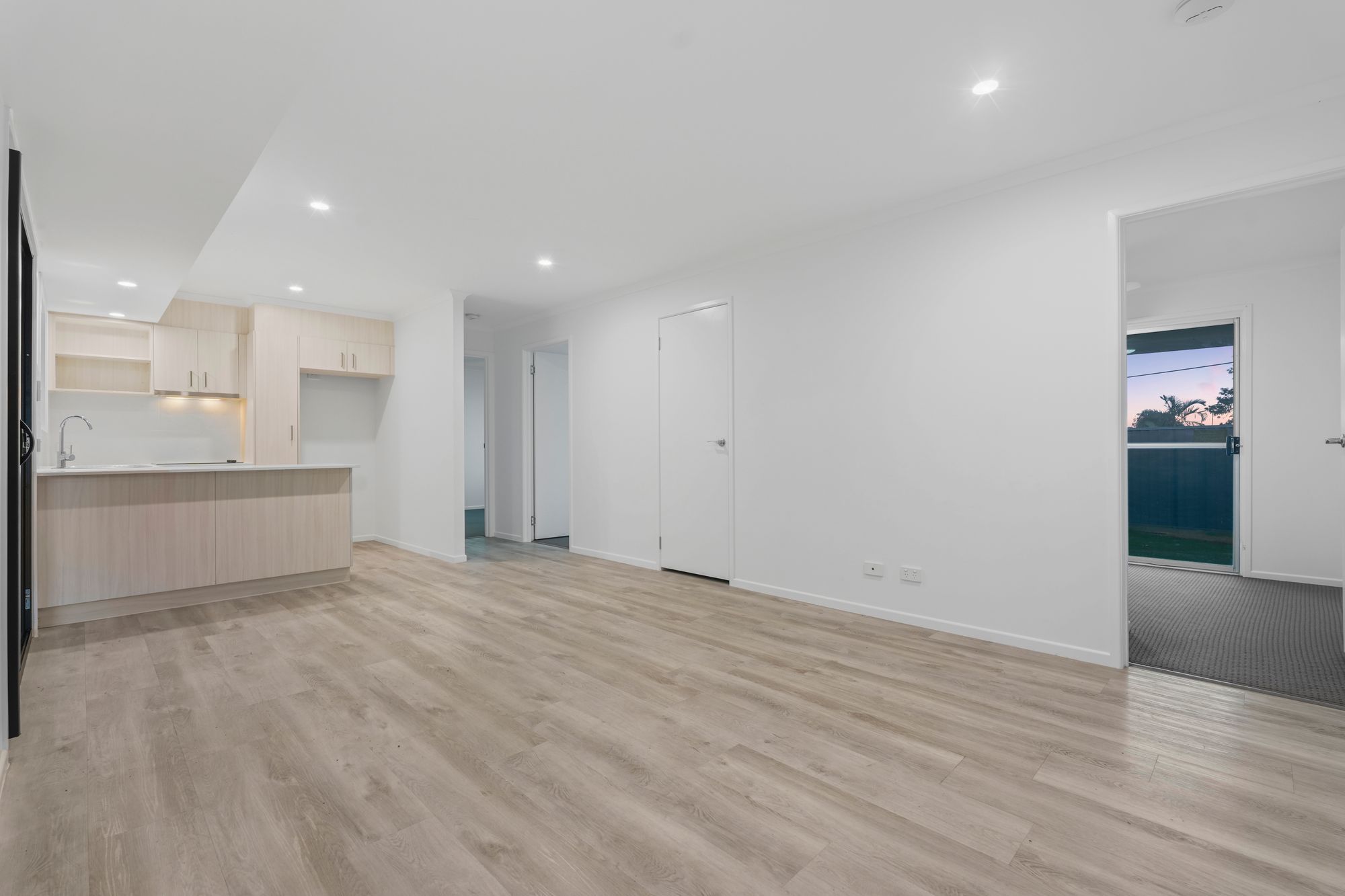 24 Girralong Street — photo 7 of 25