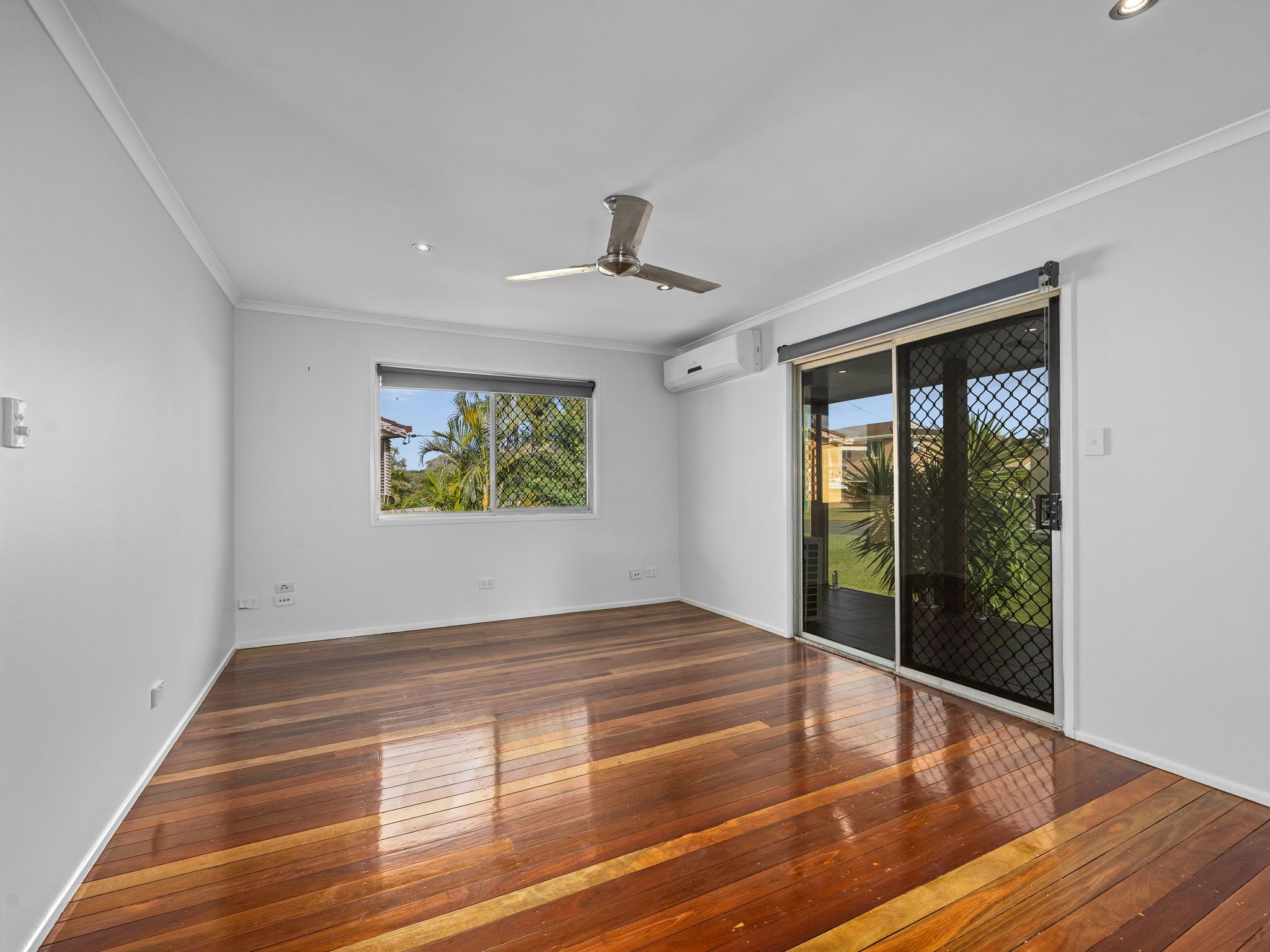 5 Olbern Crescent — photo 10 of 22