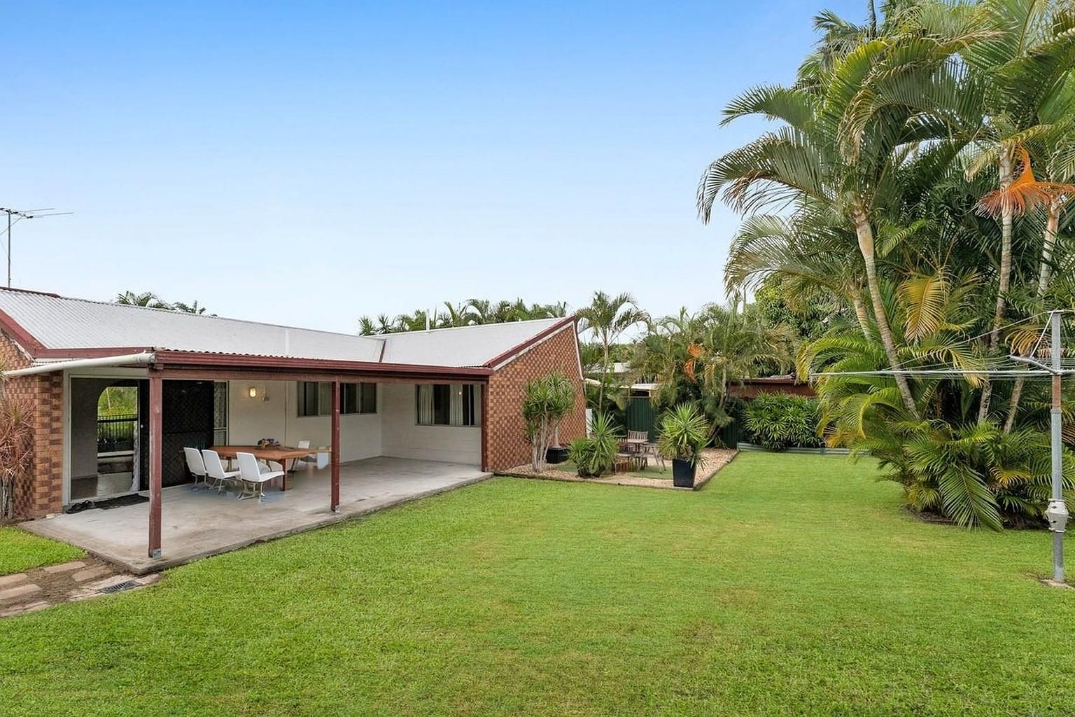 93 Waratah Drive — photo 10 of 11