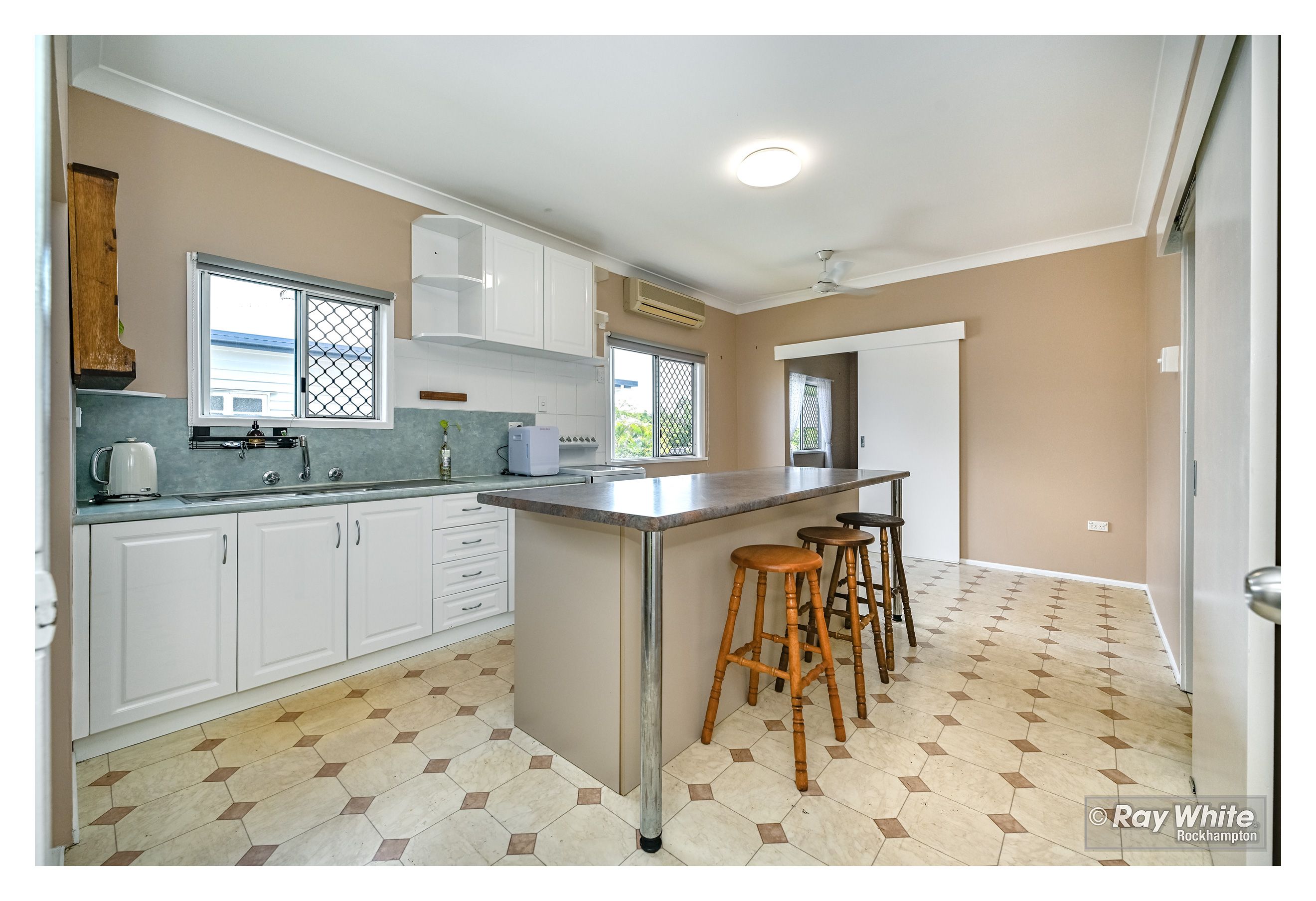 254 Clanfield Street, Berserker, QLD 4701