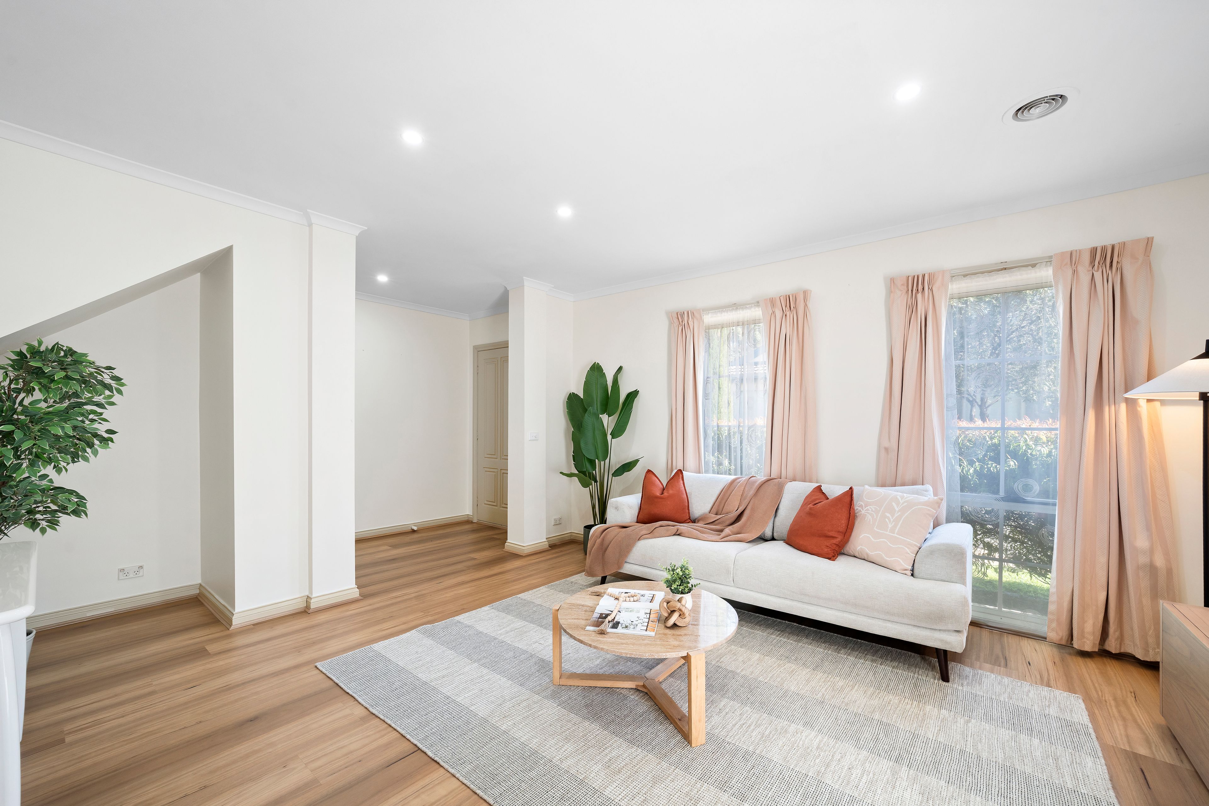 19/355 Dorset Road — photo 4 of 18