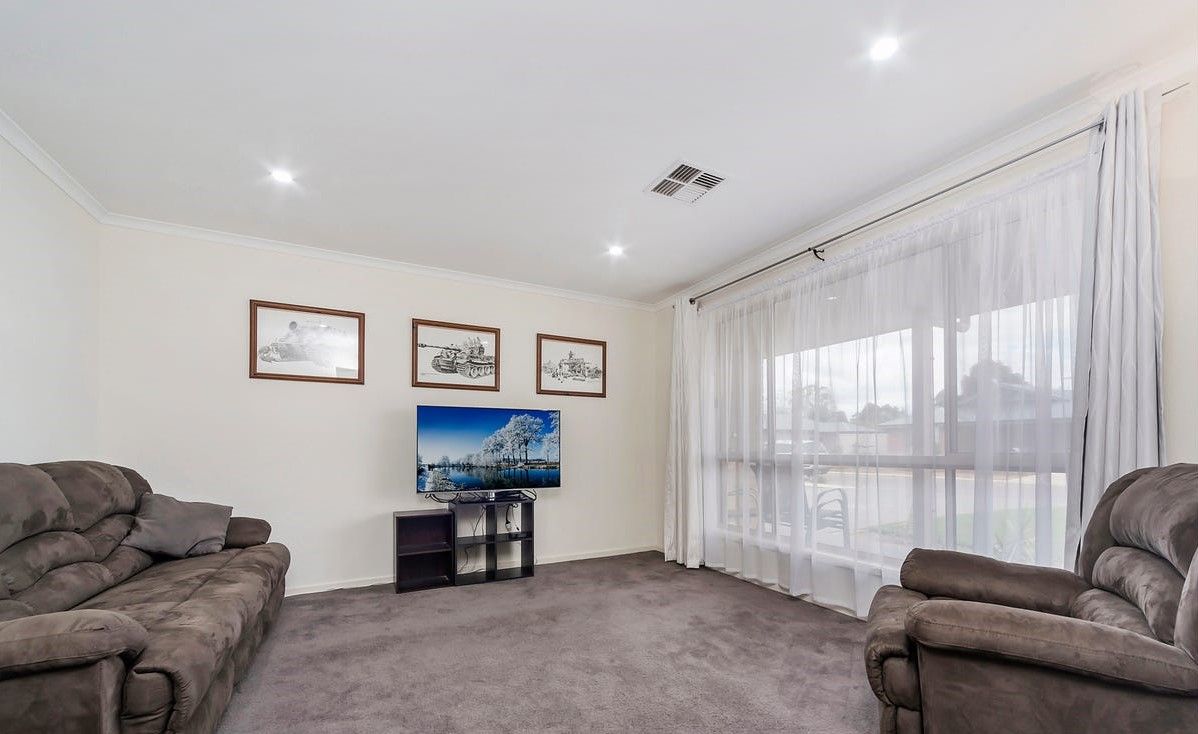3 Hogben Avenue, Reid, SA 5118