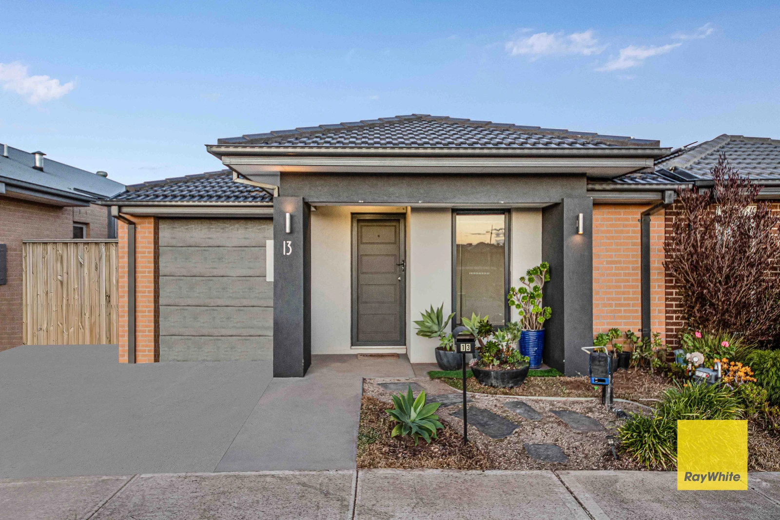 13 Hadlee Street, Rockbank, VIC 3335
