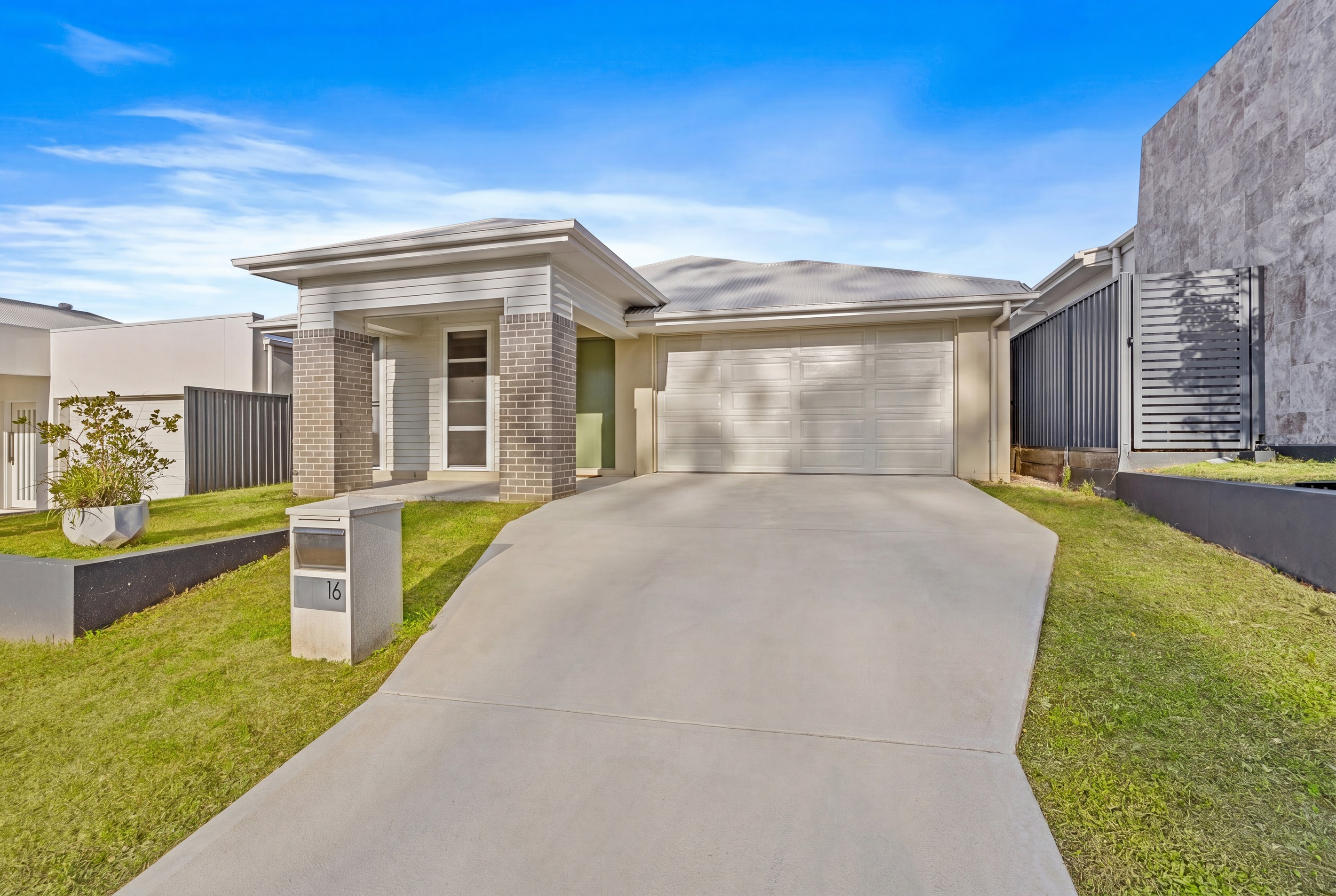 16 Kestrel Street, Worongary, QLD 4213