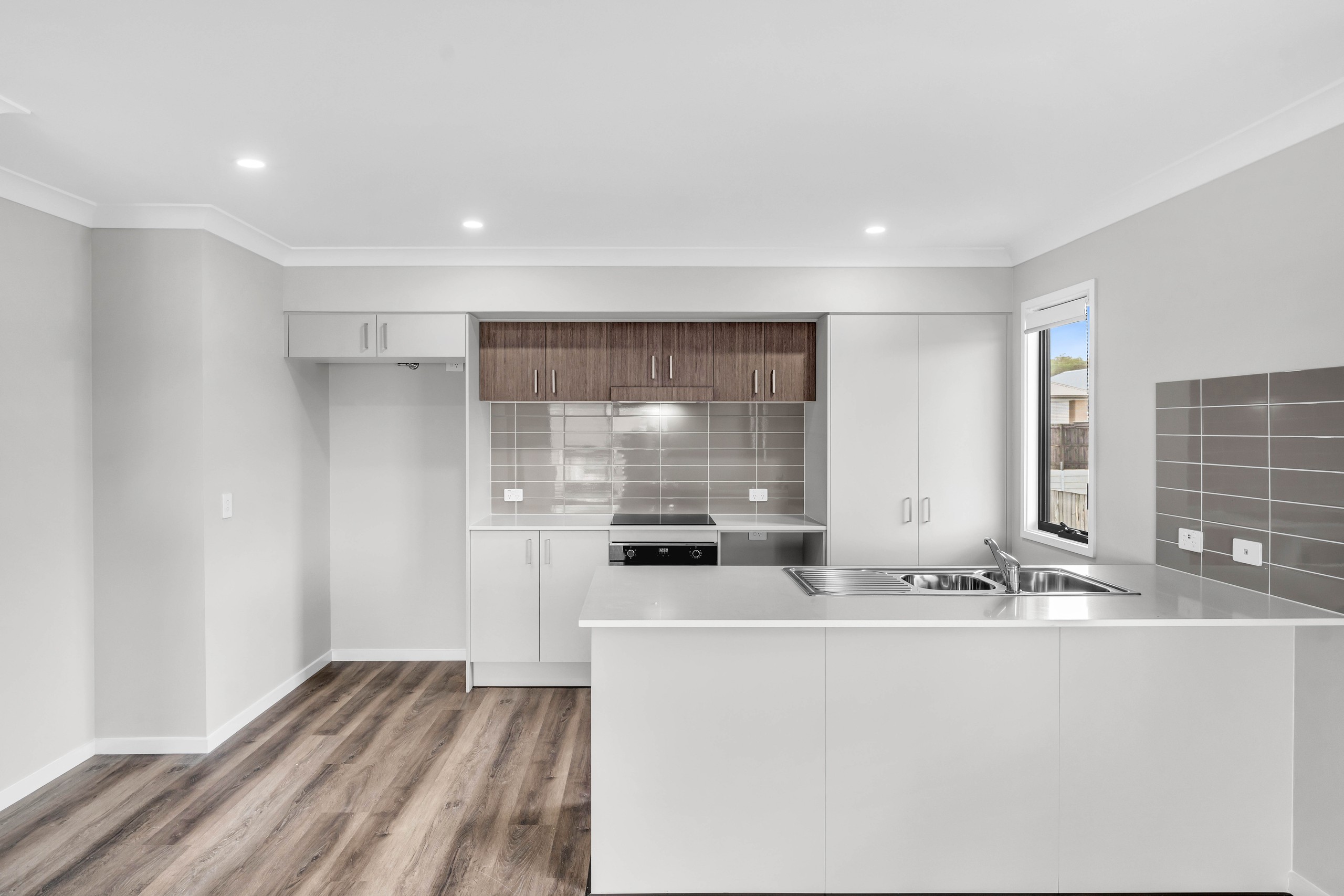 4 Barossa Way, SPRING MOUNTAIN, QLD 4300
