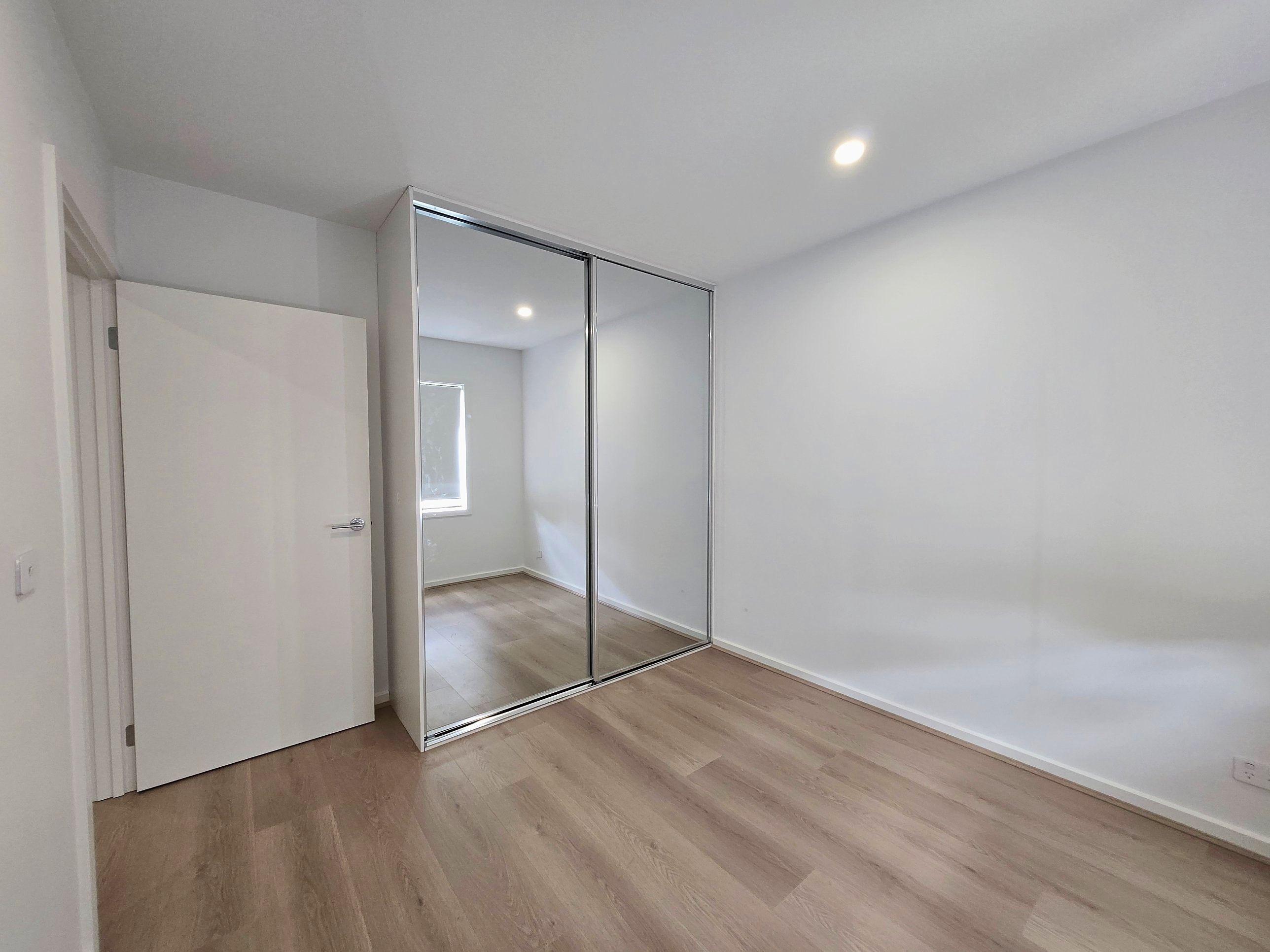 8B Falcon Street — photo 5 of 6