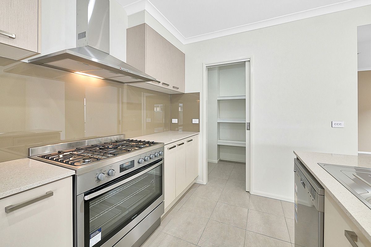 37 Marrone Boulevard, Cranbourne East, VIC 3977