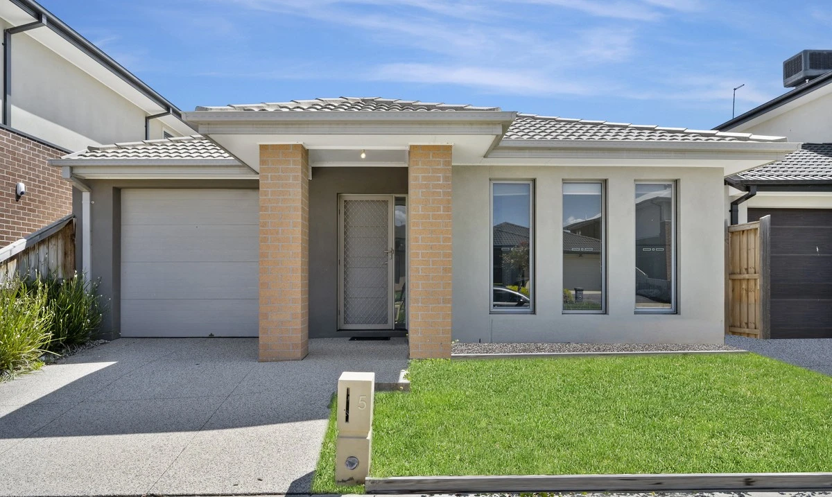 5 INDEPENDENCE Avenue, Point Cook, VIC 3030