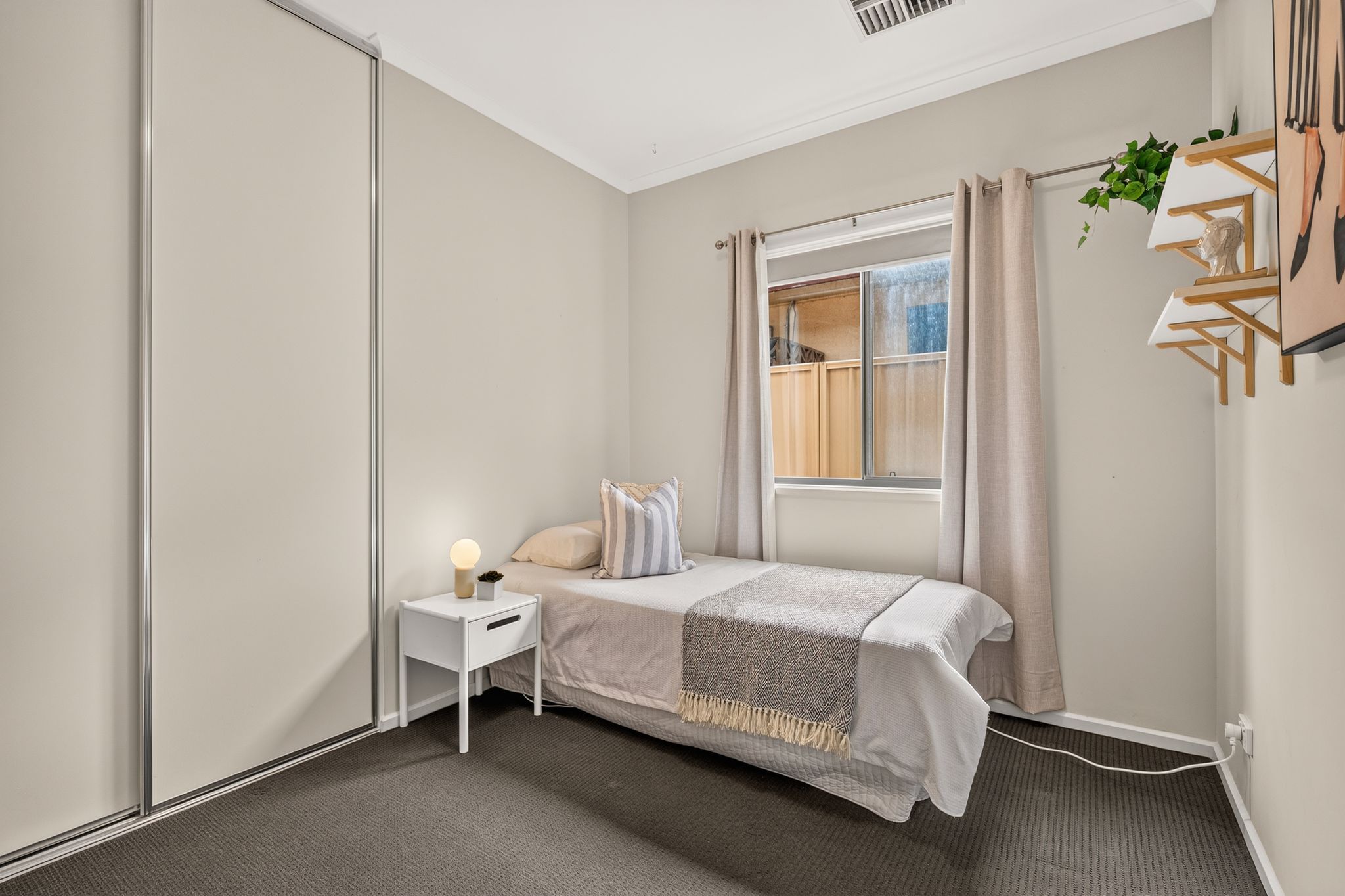 20 Swinburne Avenue — photo 9 of 17