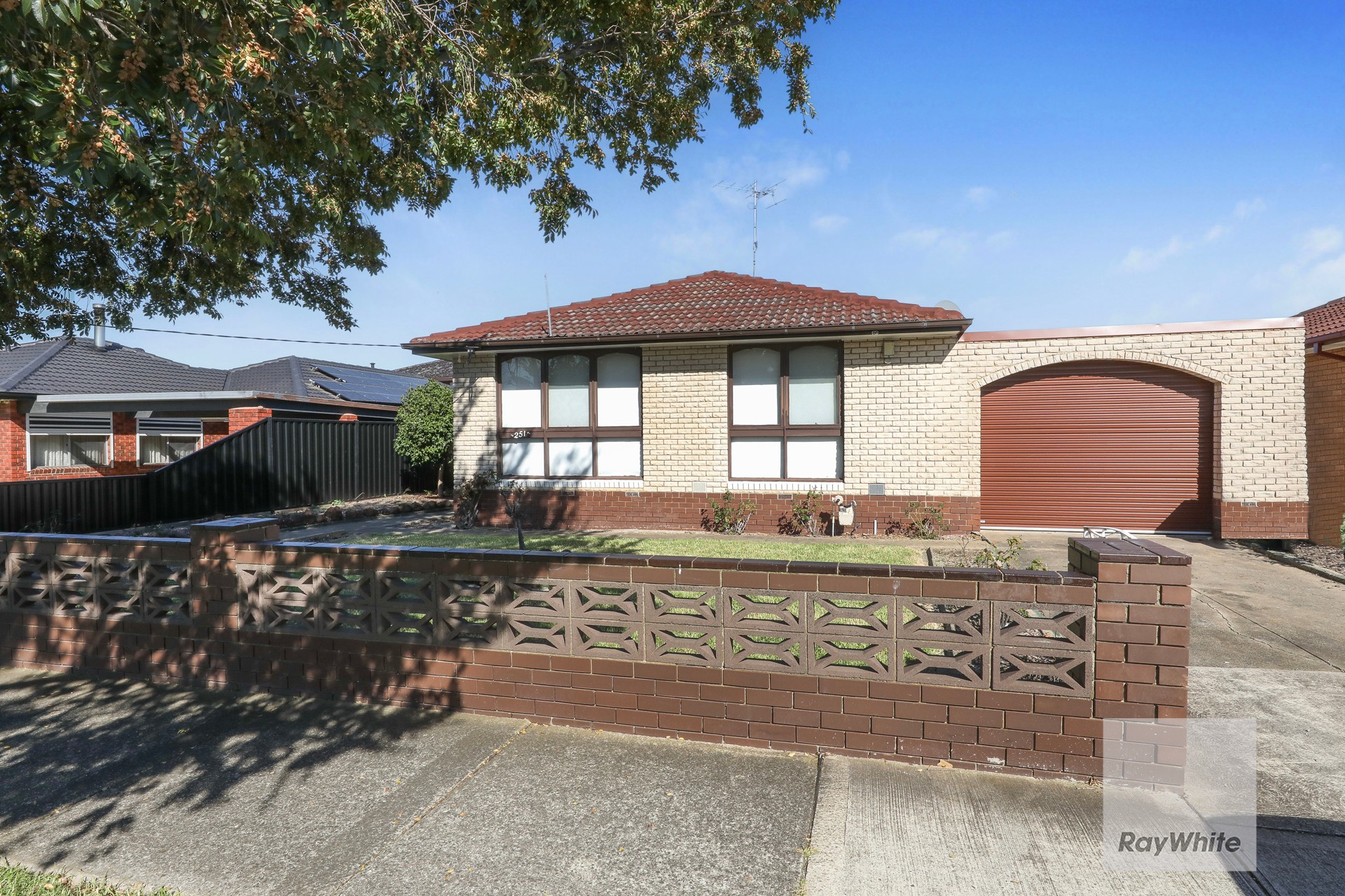 251 Carrick Drive, Gladstone Park, VIC 3043
