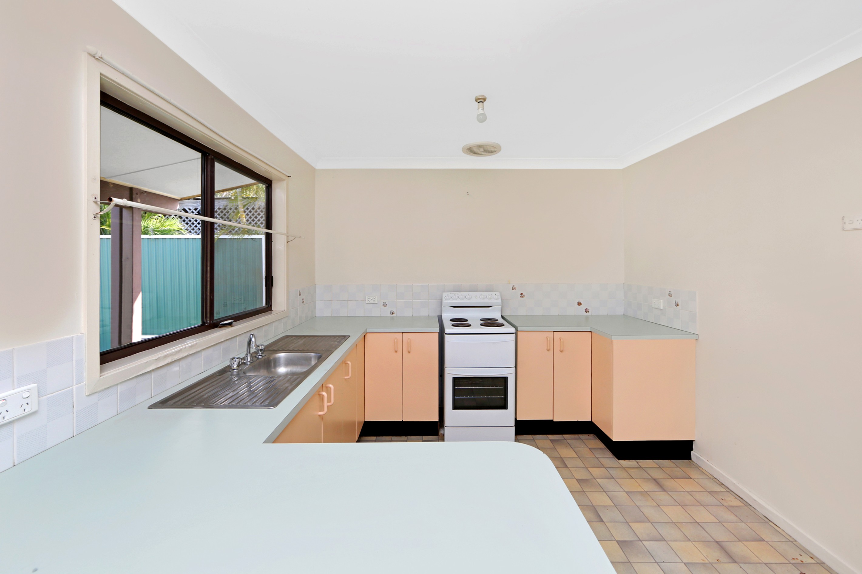 15 Chisholm Avenue, Lake Munmorah, NSW 2259