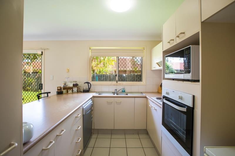 10 Raven Parade, Burleigh Waters, QLD 4220