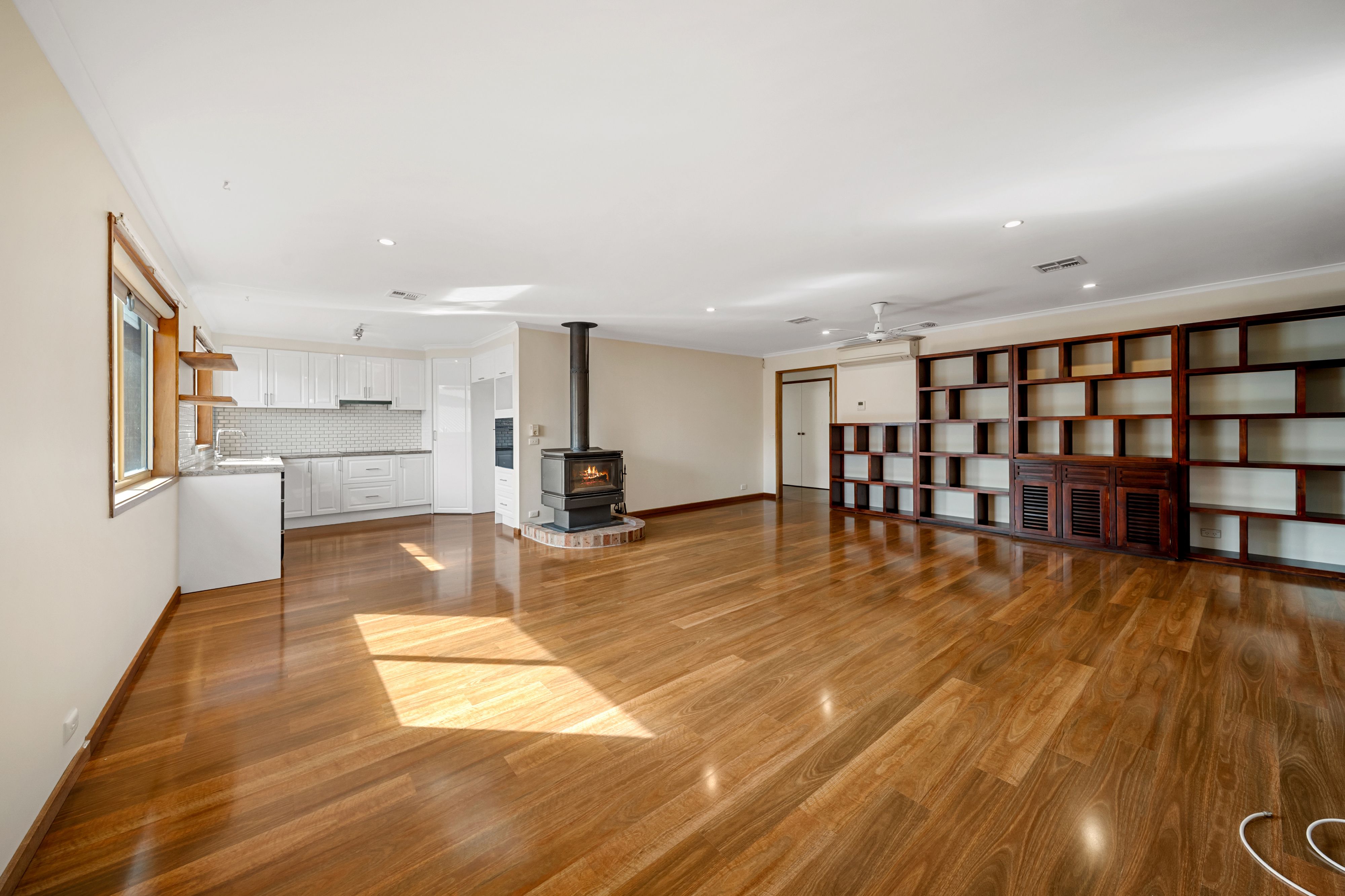 32 Currie Street — photo 4 of 21