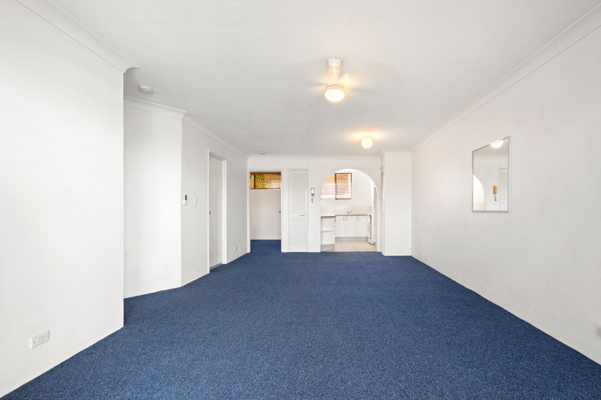 2/18 Sunshine Boulevard, Broadbeach Waters, QLD 4218