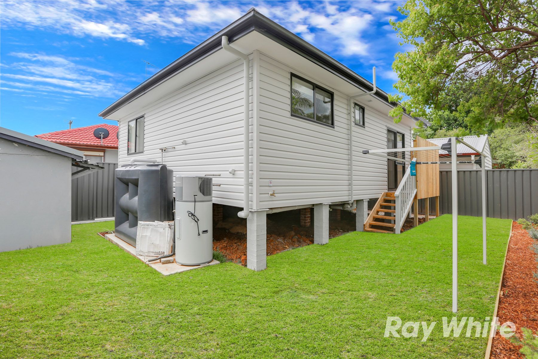 24a Reddan Avenue — photo 6 of 6
