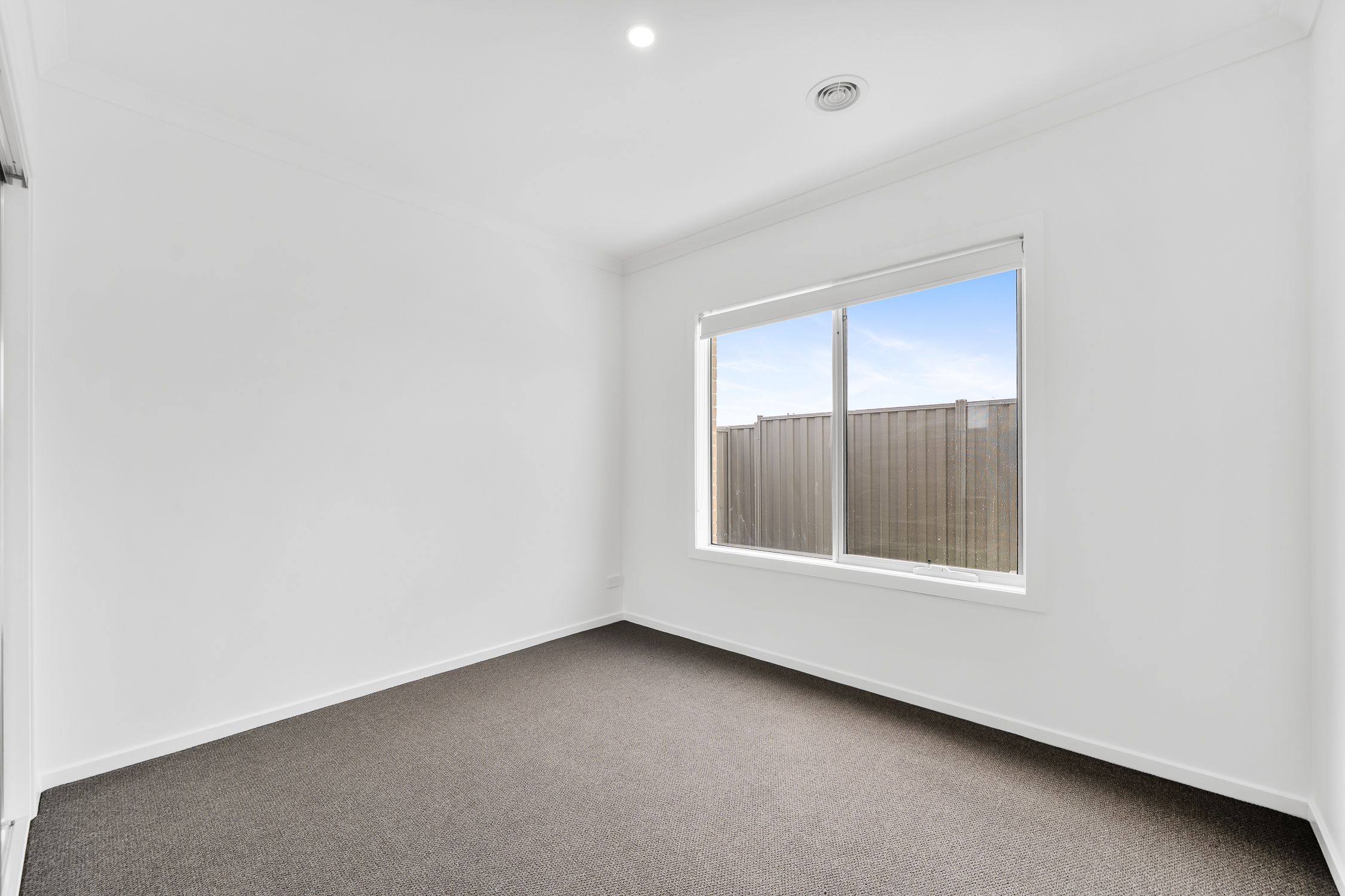31 Todra Crescent — photo 9 of 10