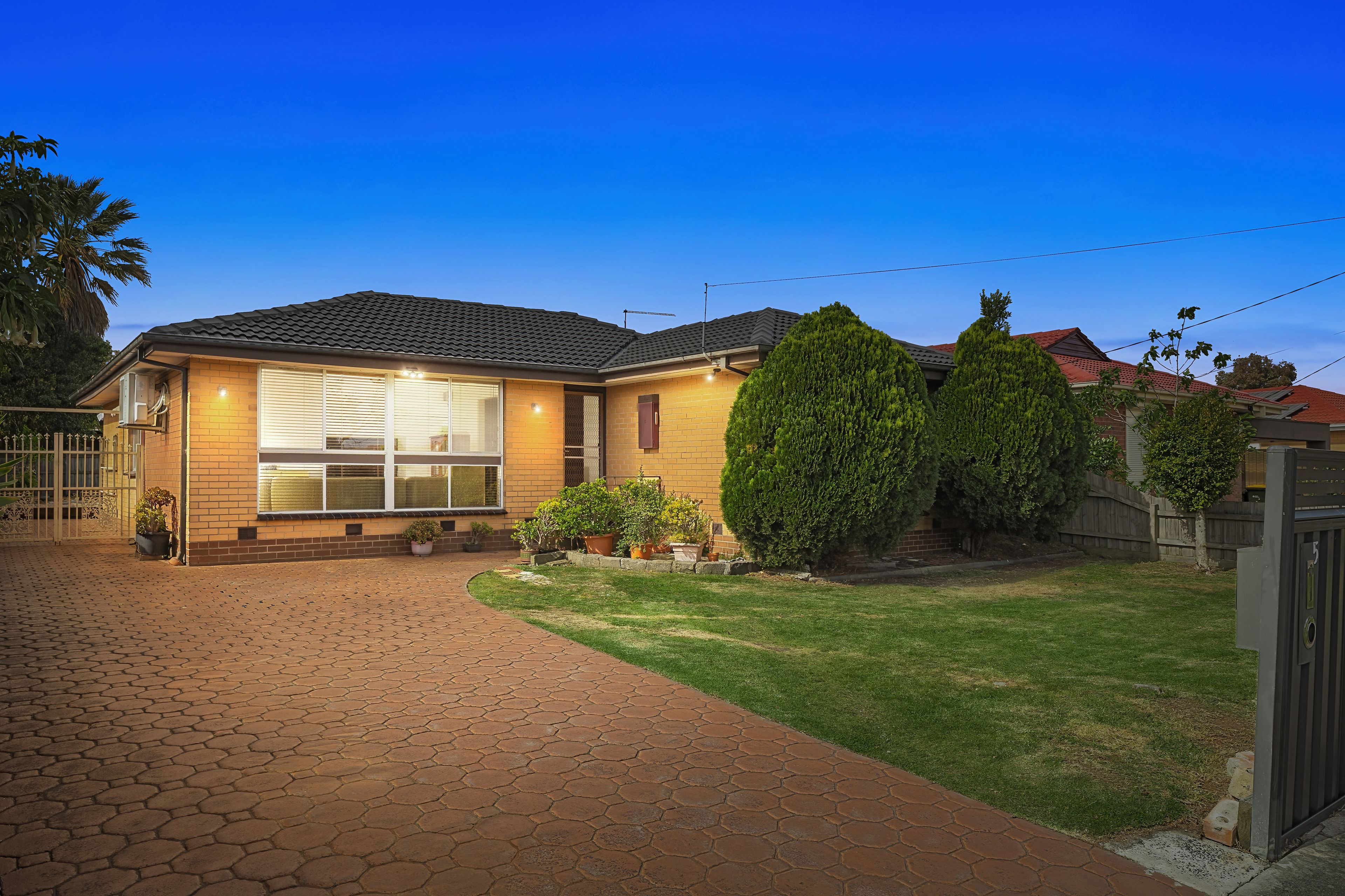 5 Cromwell Court , Lalor VIC 3075
