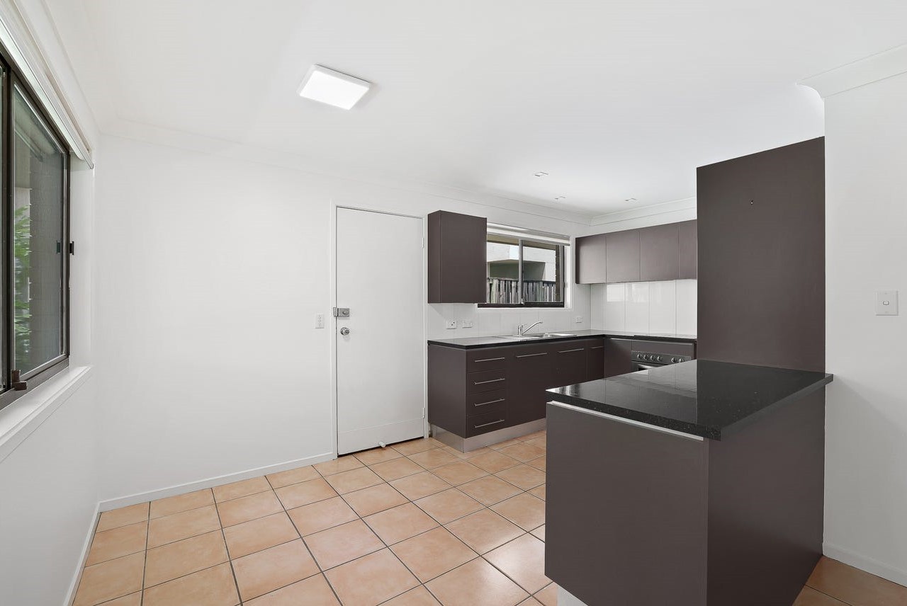 2/145 Sunshine Parade, Miami, QLD 4220