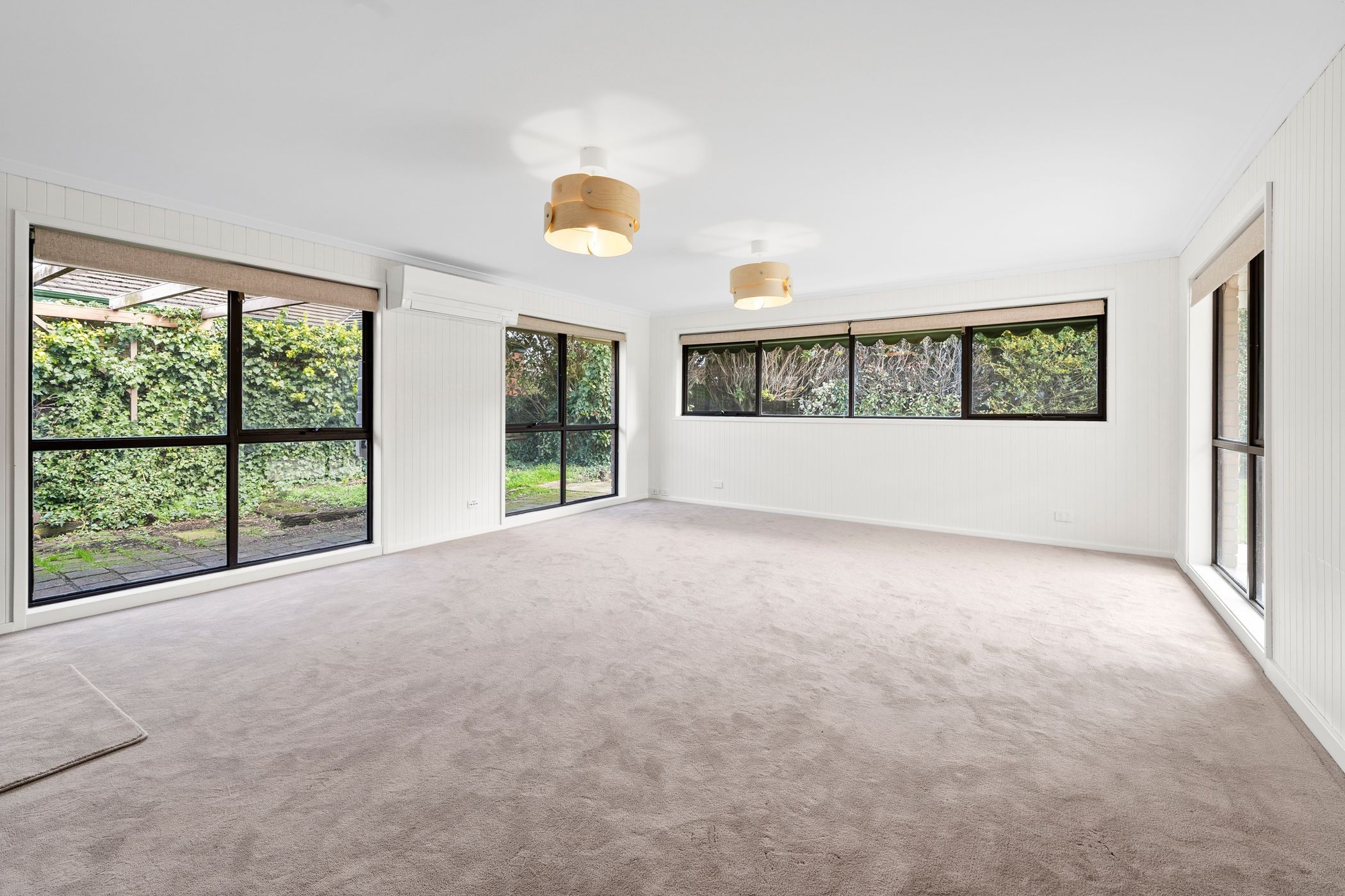 13 Shaw Avenue, Wendouree, VIC 3355