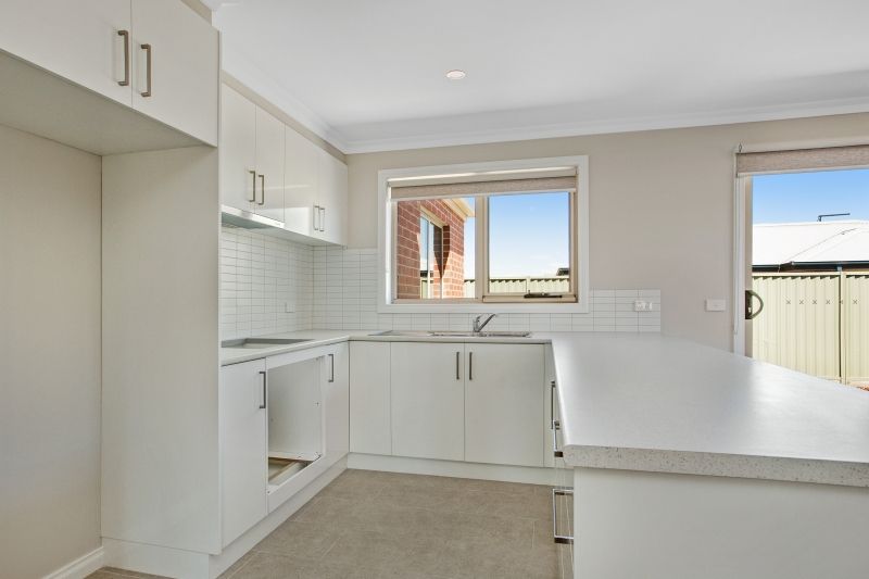 16 Darling Street, Sebastopol, VIC 3356