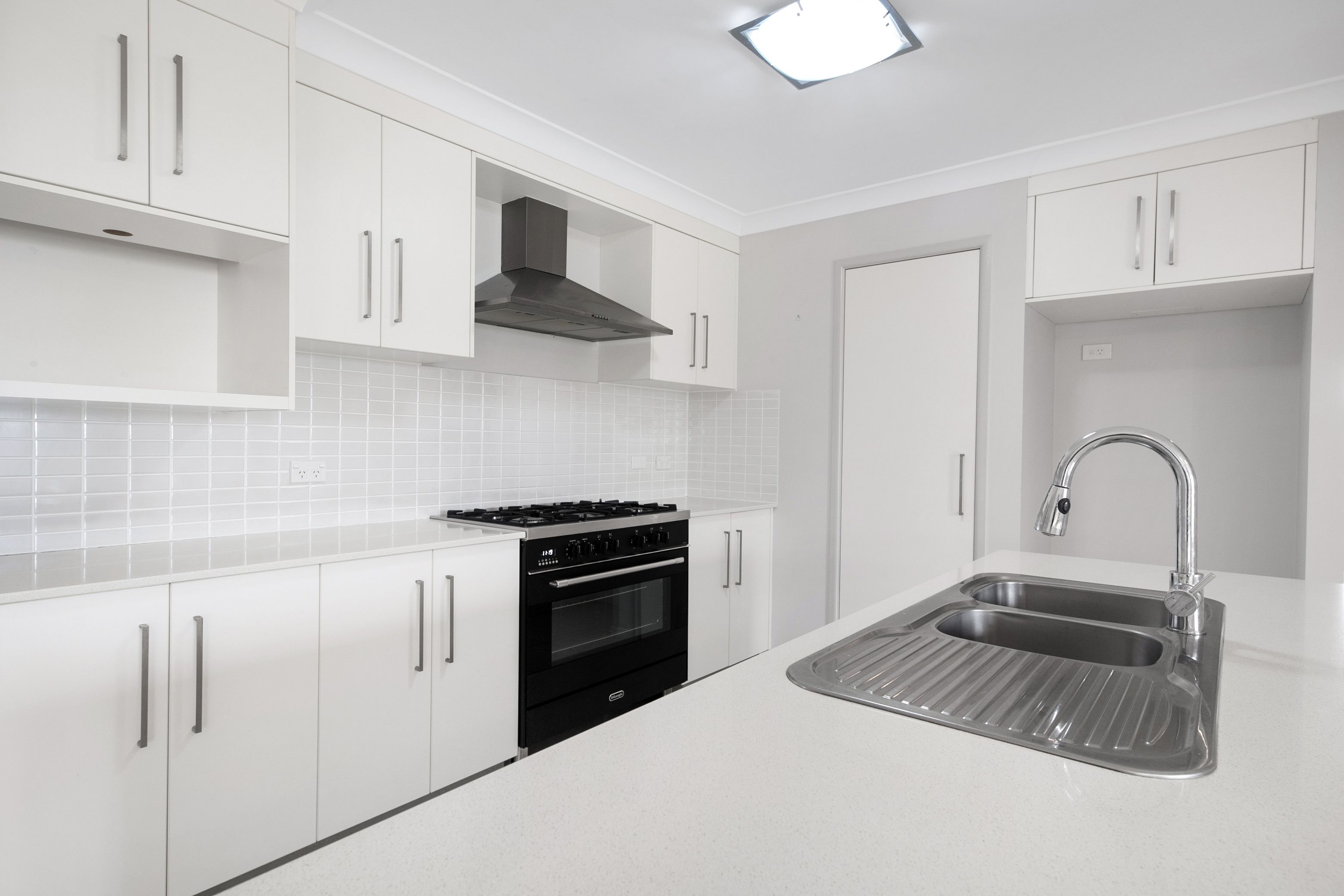 16 Whistler Avenue — photo 4 of 17