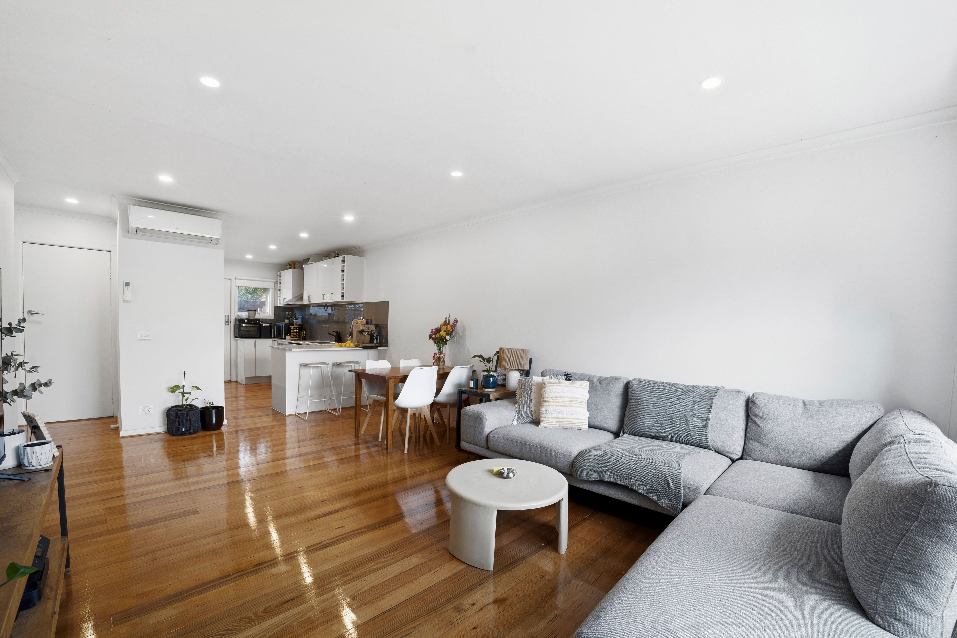 6/11 Florence Street — photo from Ray White The Bayside Group