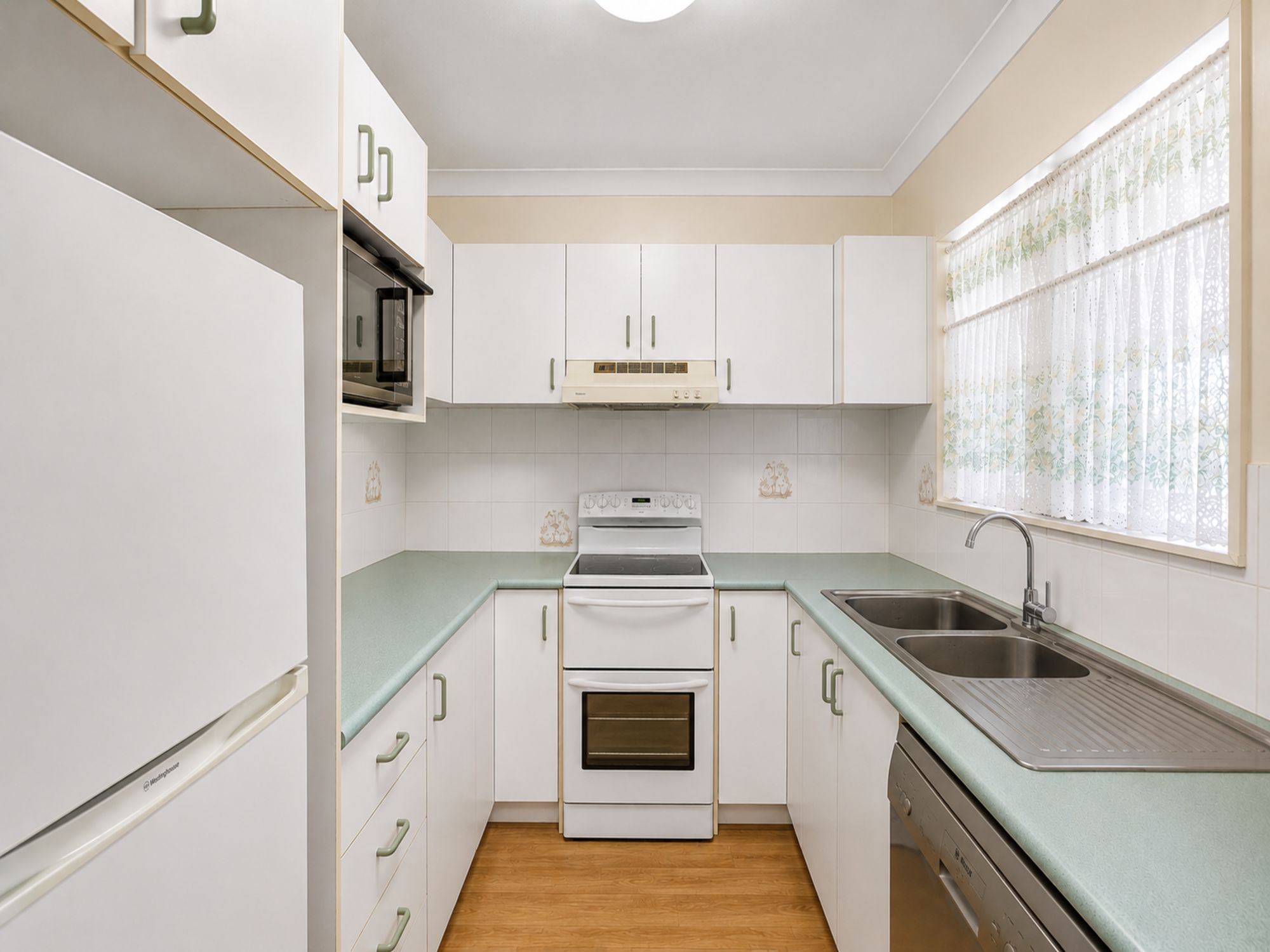 57 Macarthur Crescent — photo 6 of 24