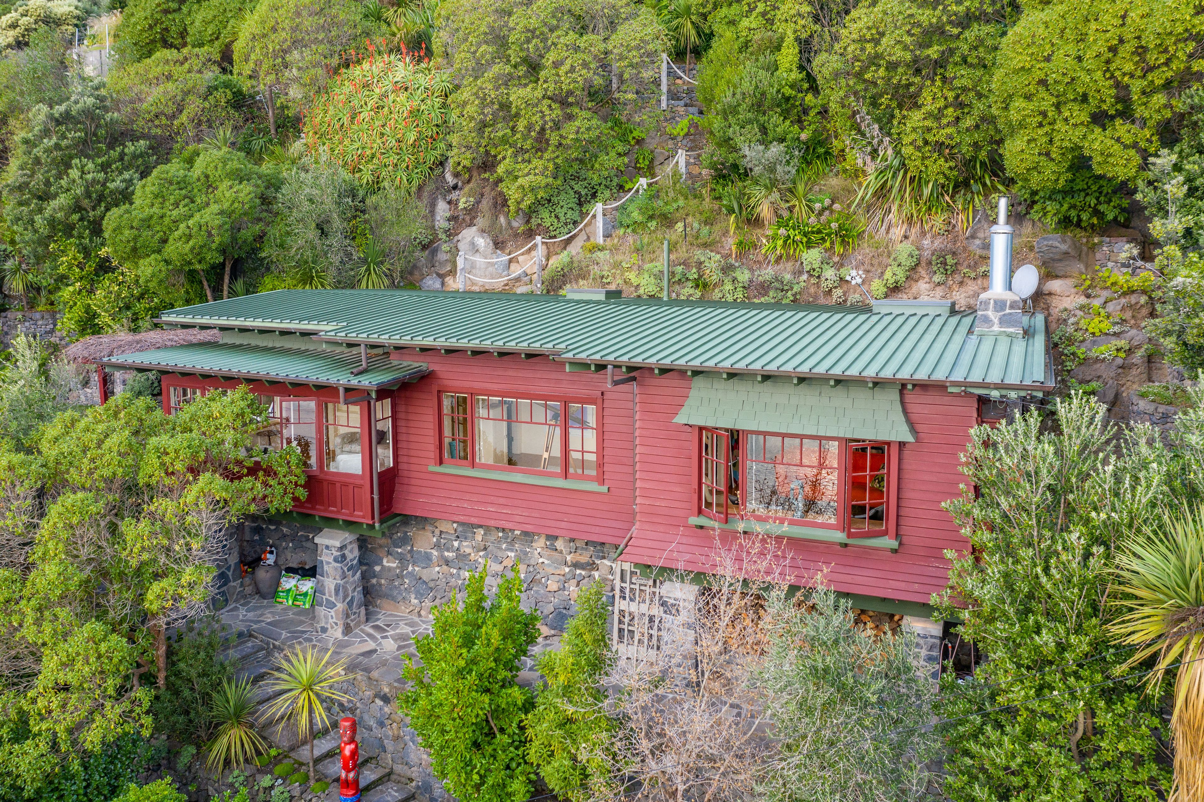 6 Flowers Track, Sumner, Christchurch City