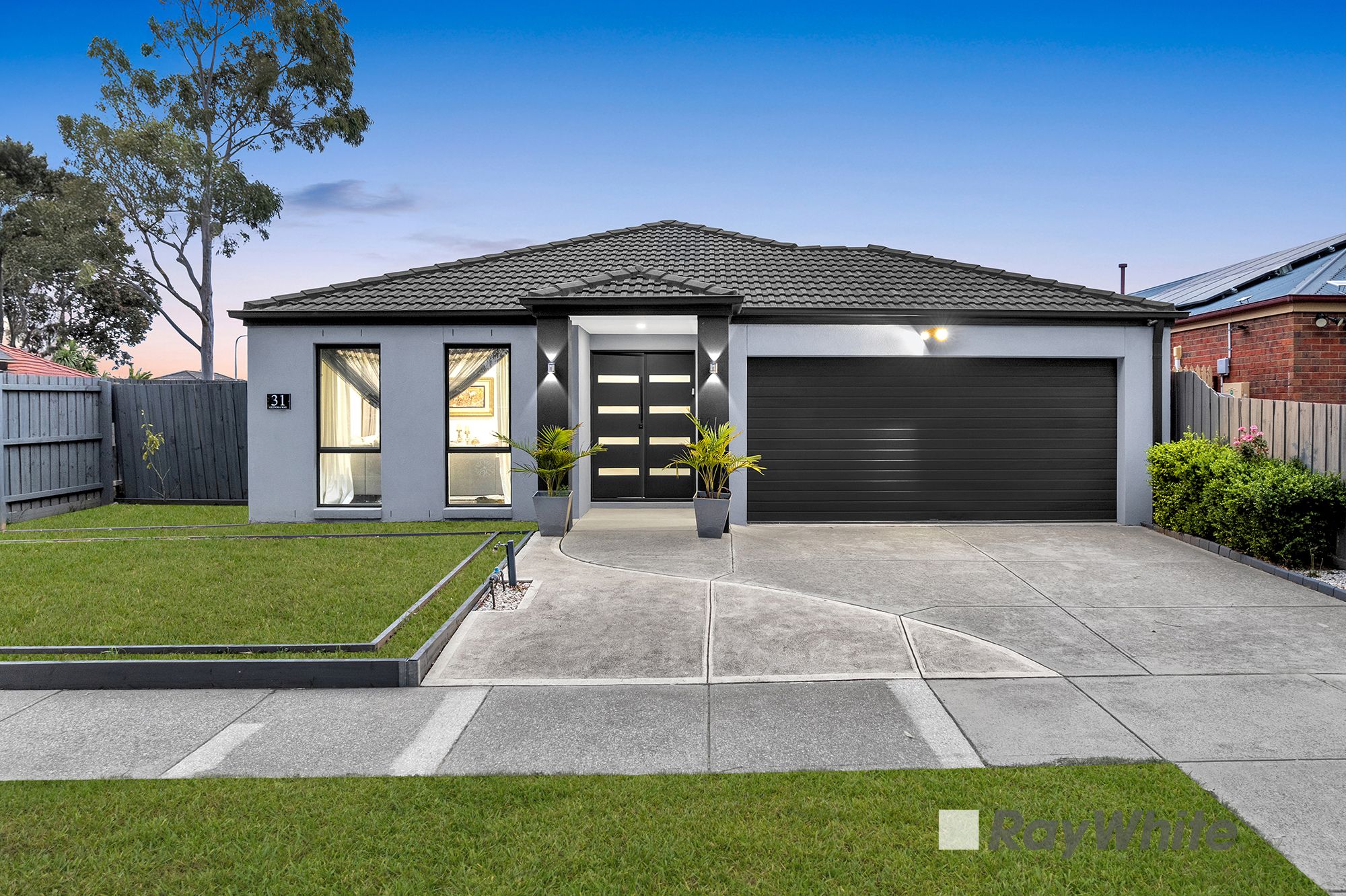 31 Glenora Way , Hampton Park VIC 3976