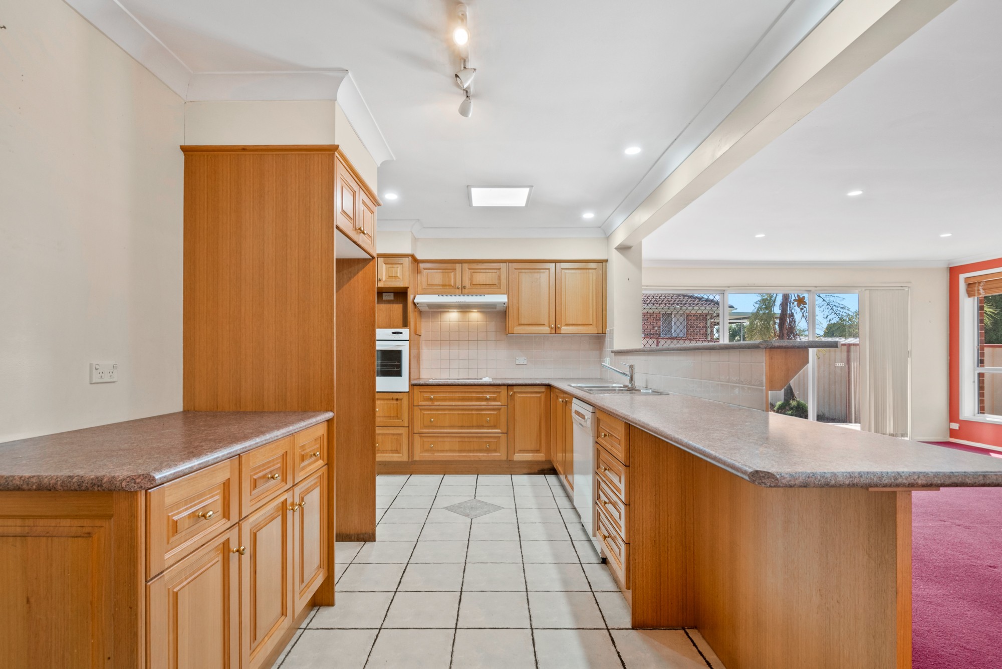 1 Tagula Place, Glenfield, NSW 2167
